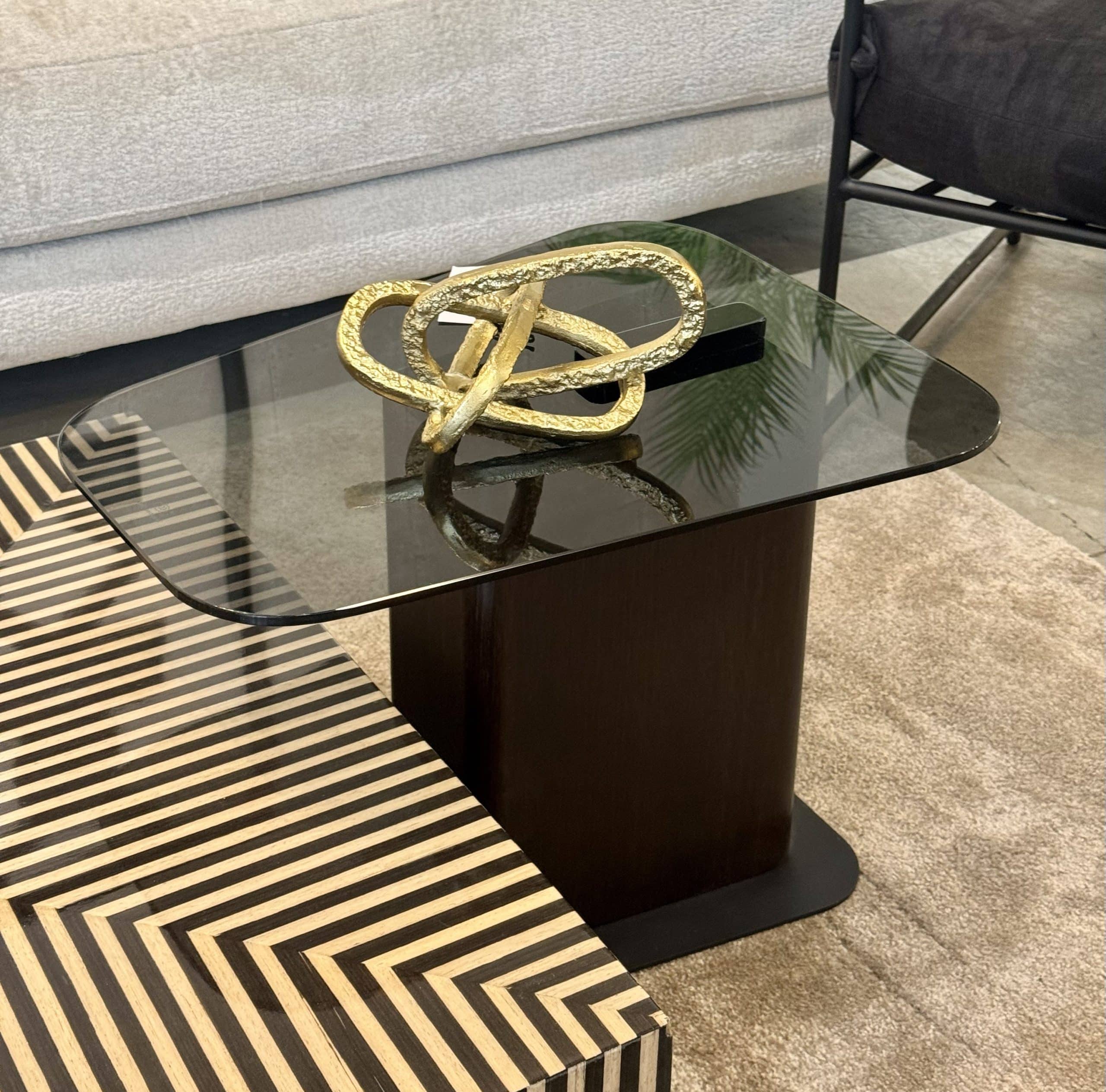 פסל אבסטרקט עגול זהב דגם ראבי פסל אבסטרקט עגול זהב דגם ראבי