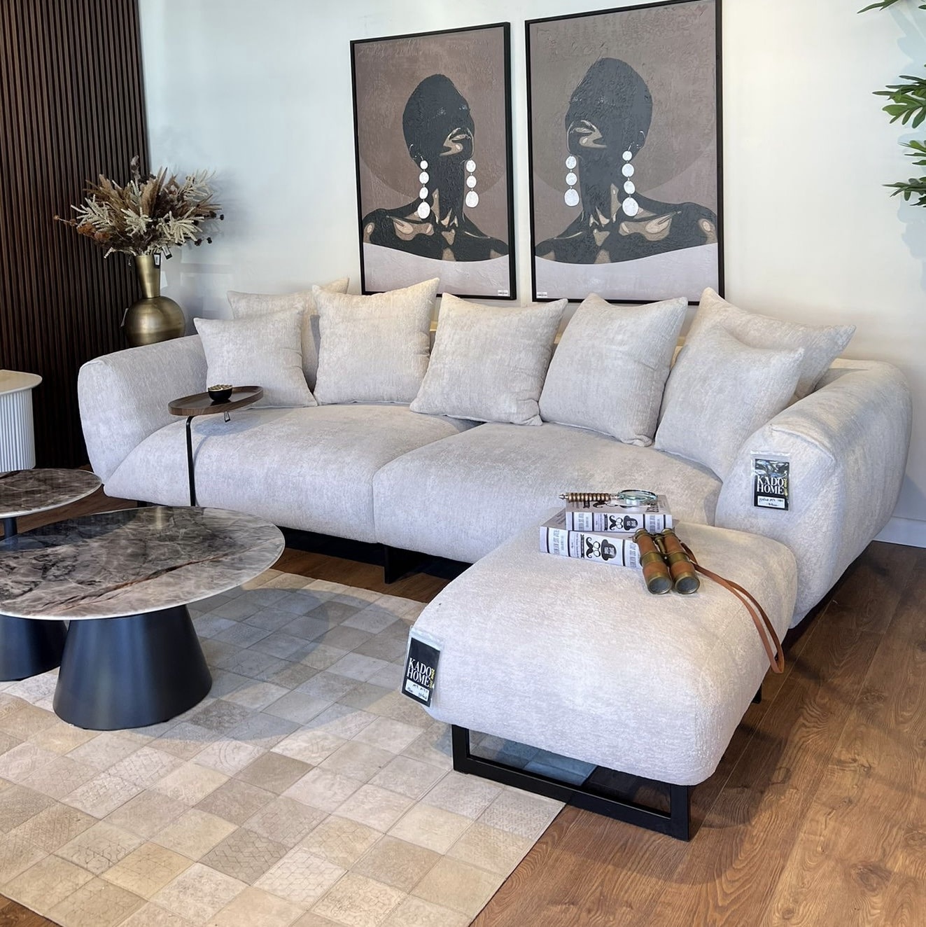 ספה מפנקת דגם פאלקון בעיצוב אישי ספה מפנקת דגם פאלקון בעיצוב אישי