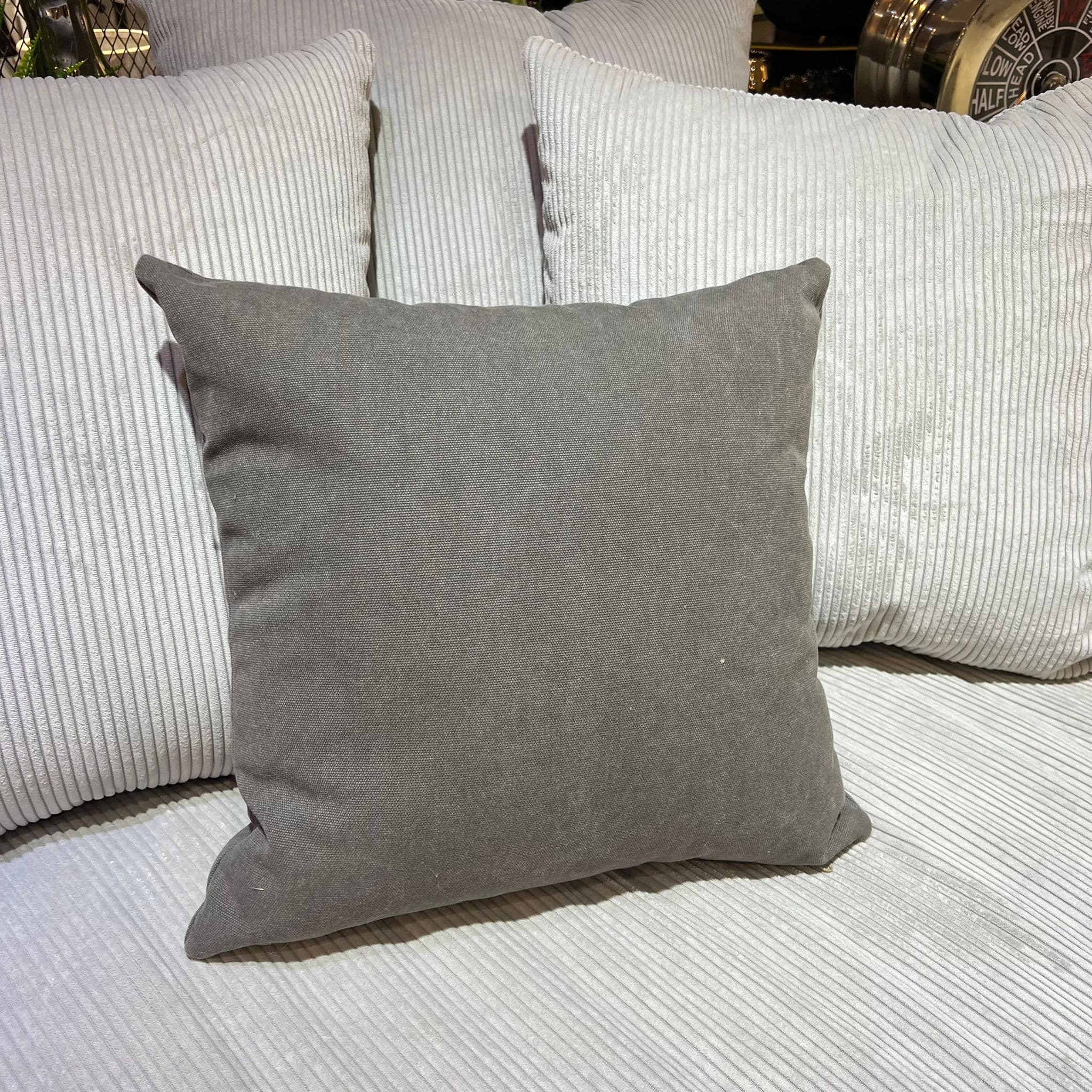 כרית נוי דגם דון גריי