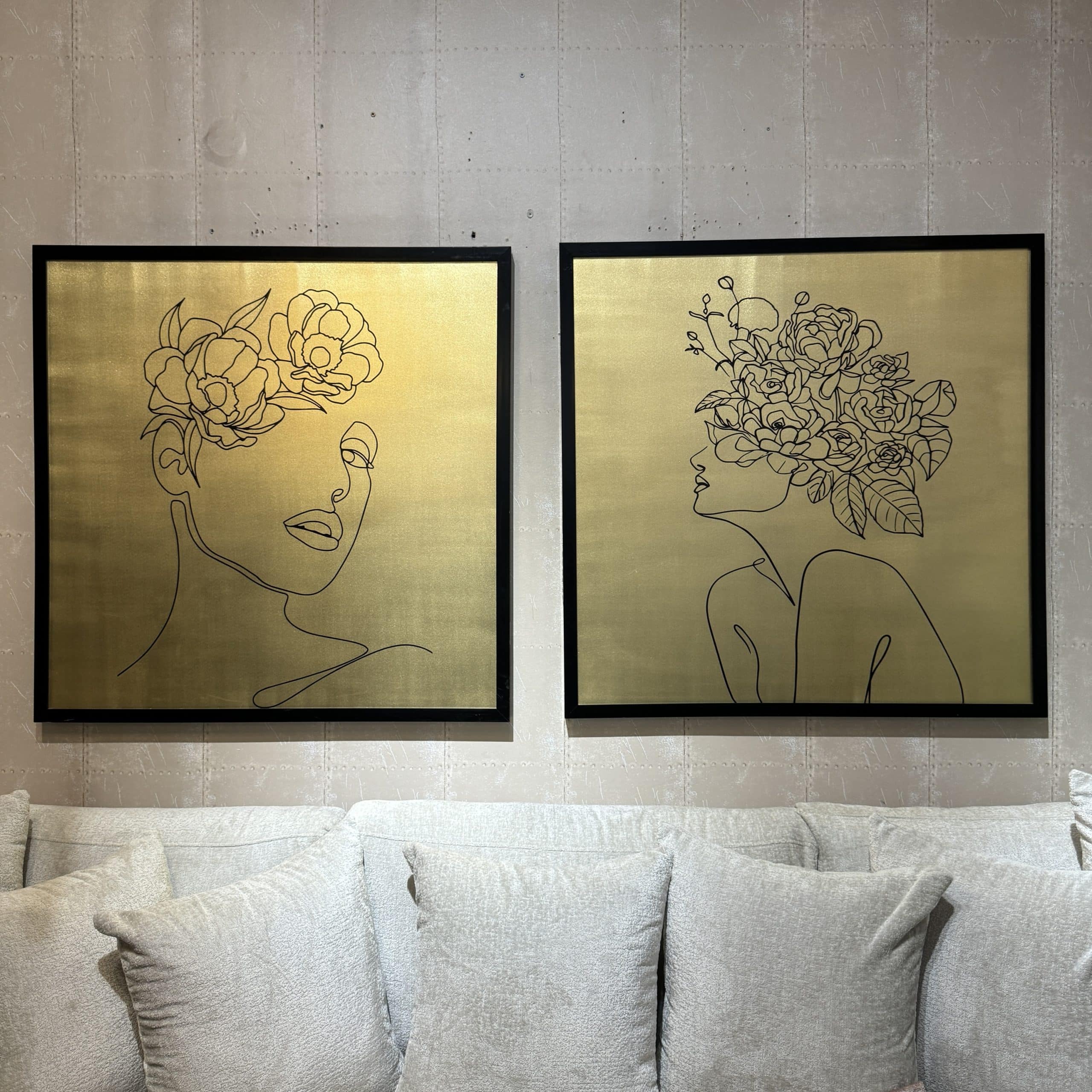 תמונה קנבס אישה זהב בשילוב מסגרת תמונה קנבס אישה זהב בשילוב מסגרת