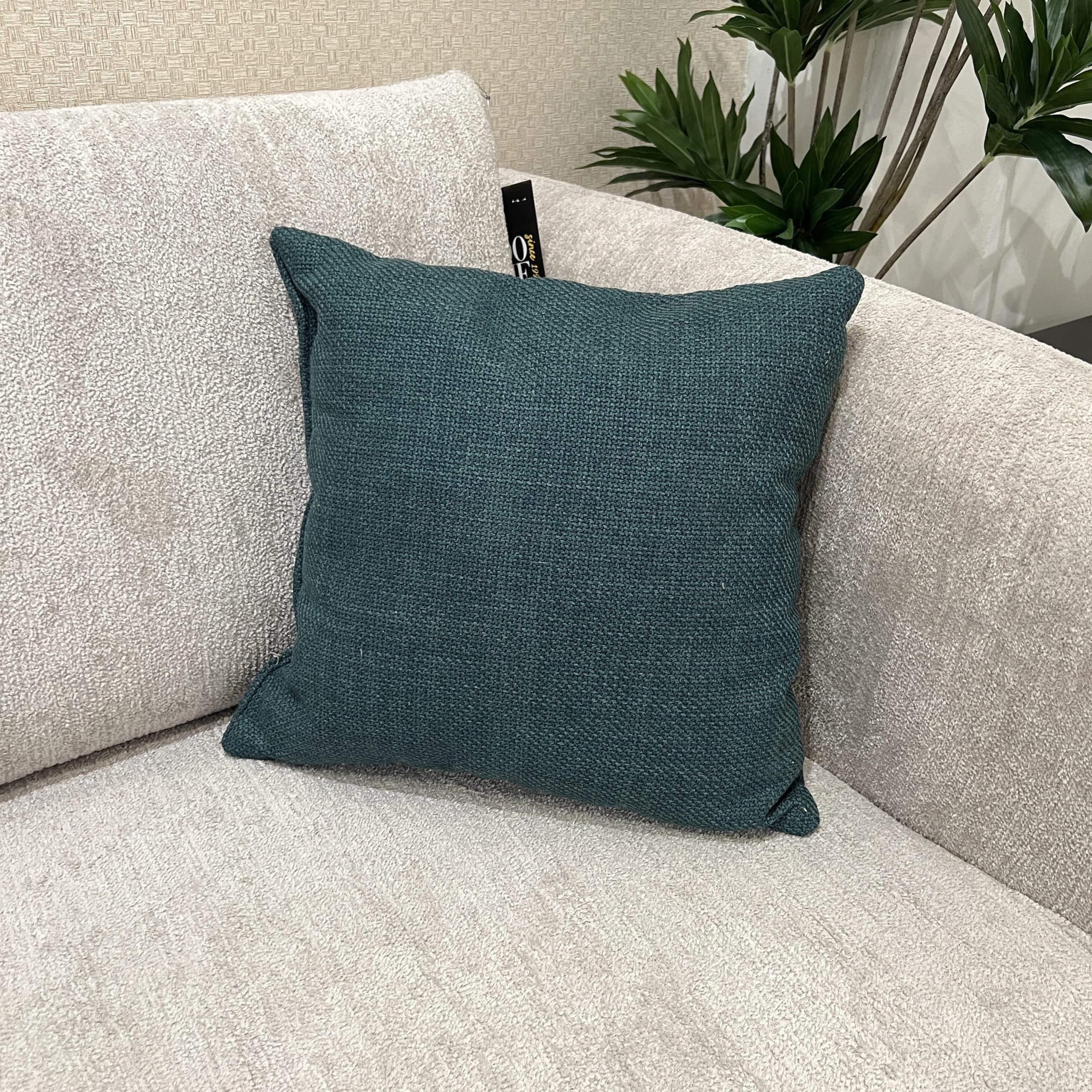 כרית נוי מעוצבת טורקיז