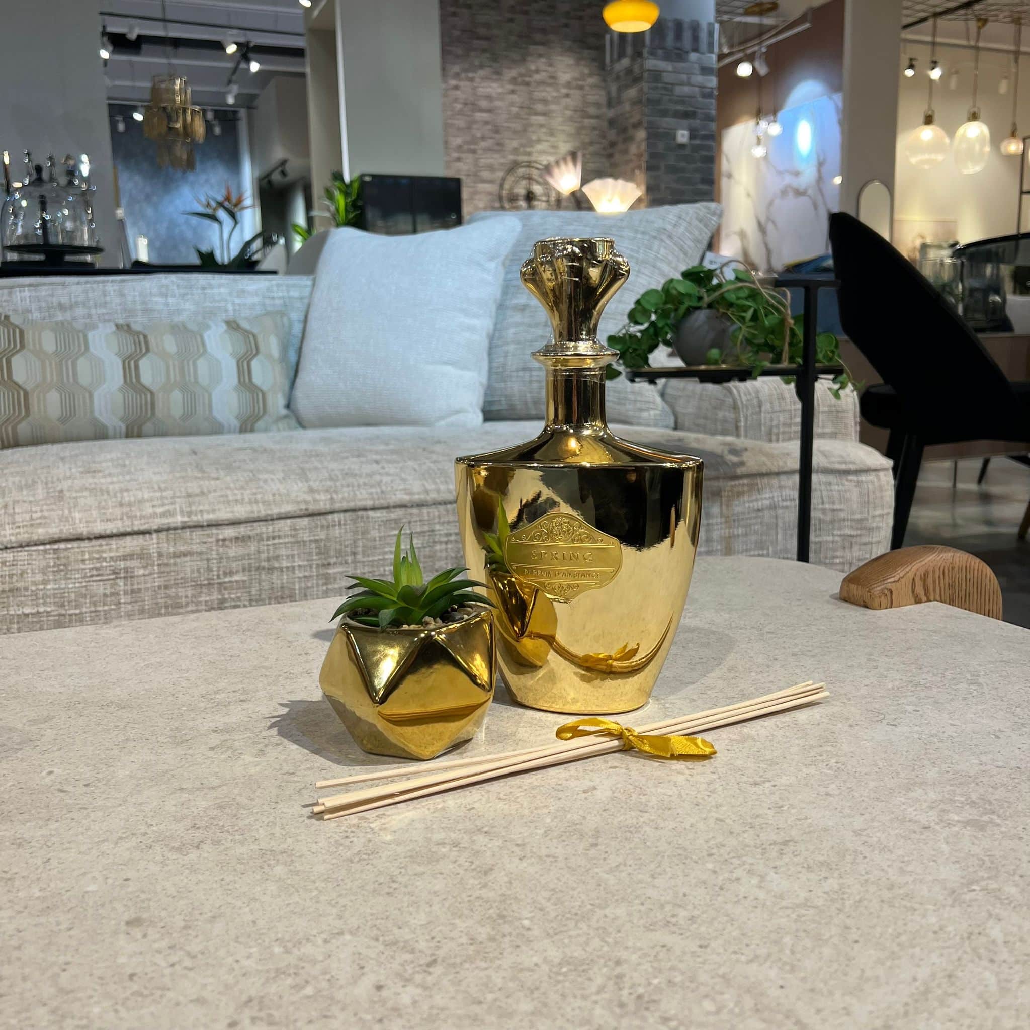 מפיץ ריח ענק דגם בורגון זהב 700 מ"ל