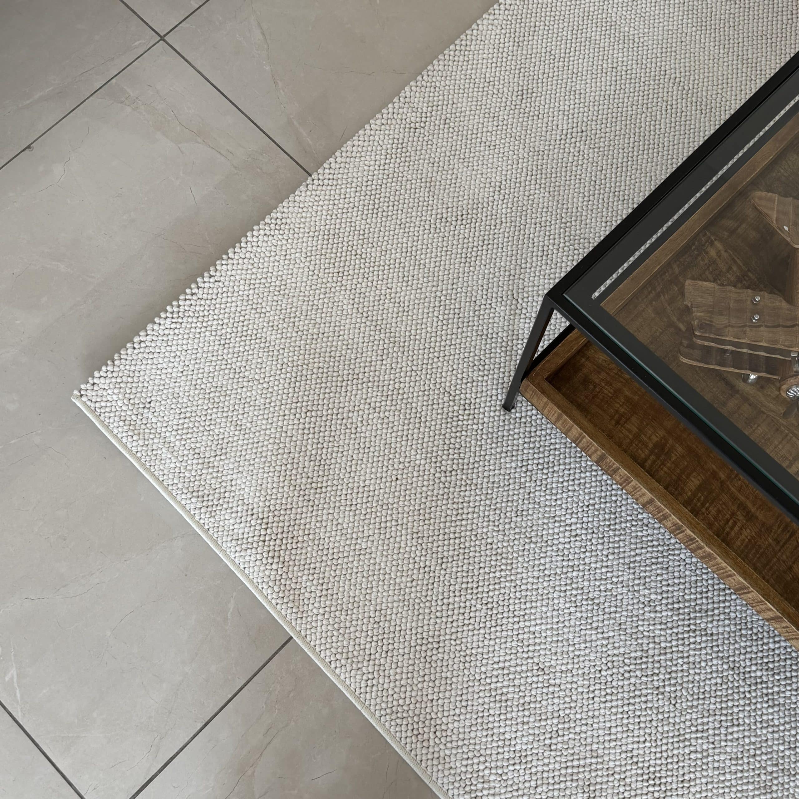 שטיח שמנת לבן דגם קאי שטיח שמנת לבן דגם קאי