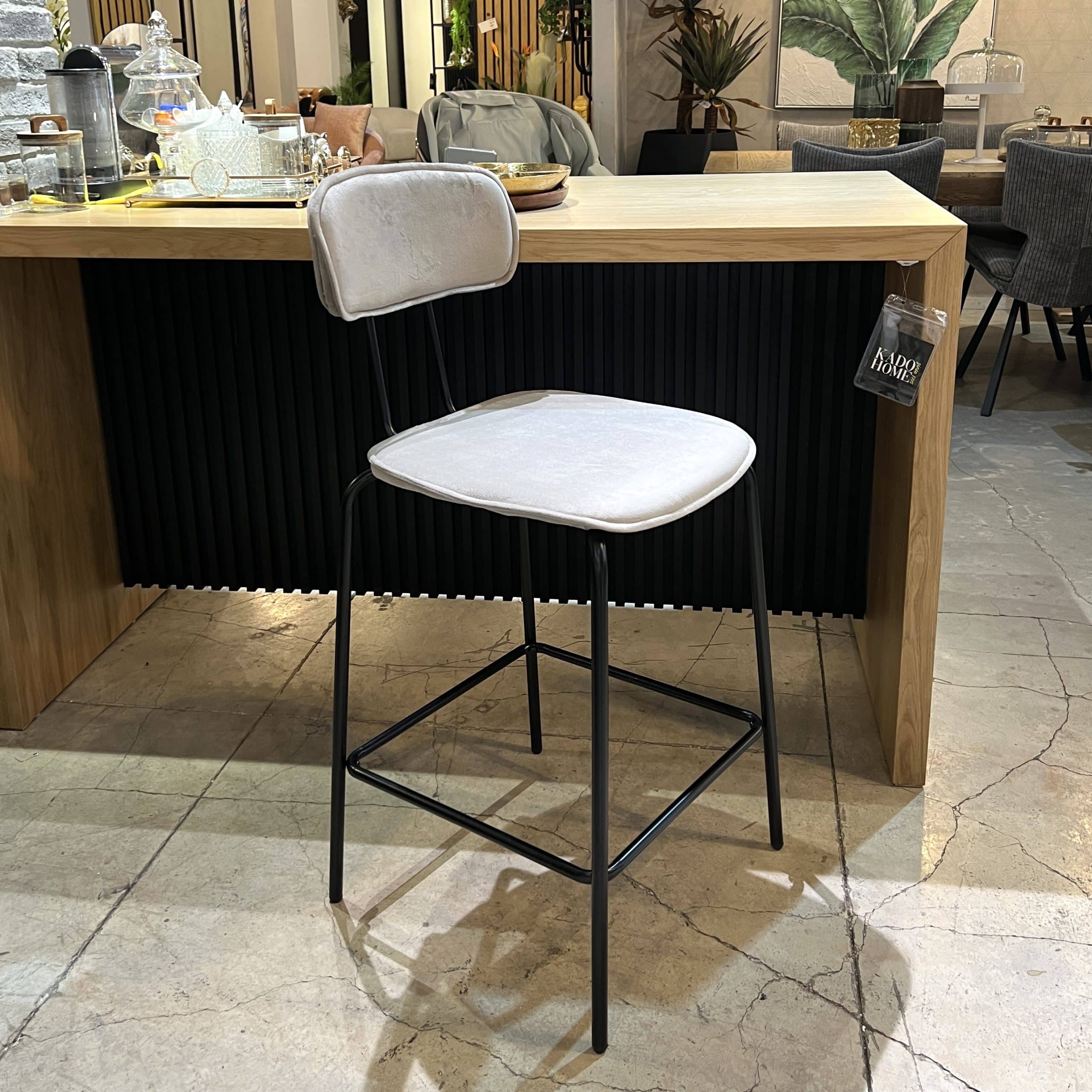 כיסא בר קטיפה אפור רגל שחורה דגם סטפני