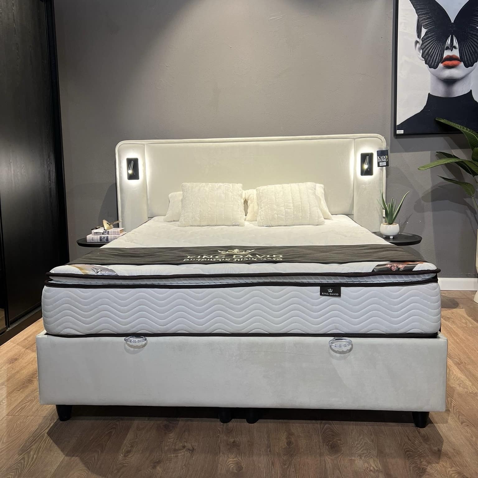 מיטה זוגית עם תאורה דגם יהלום- חיסול תצוגה (עפולה)