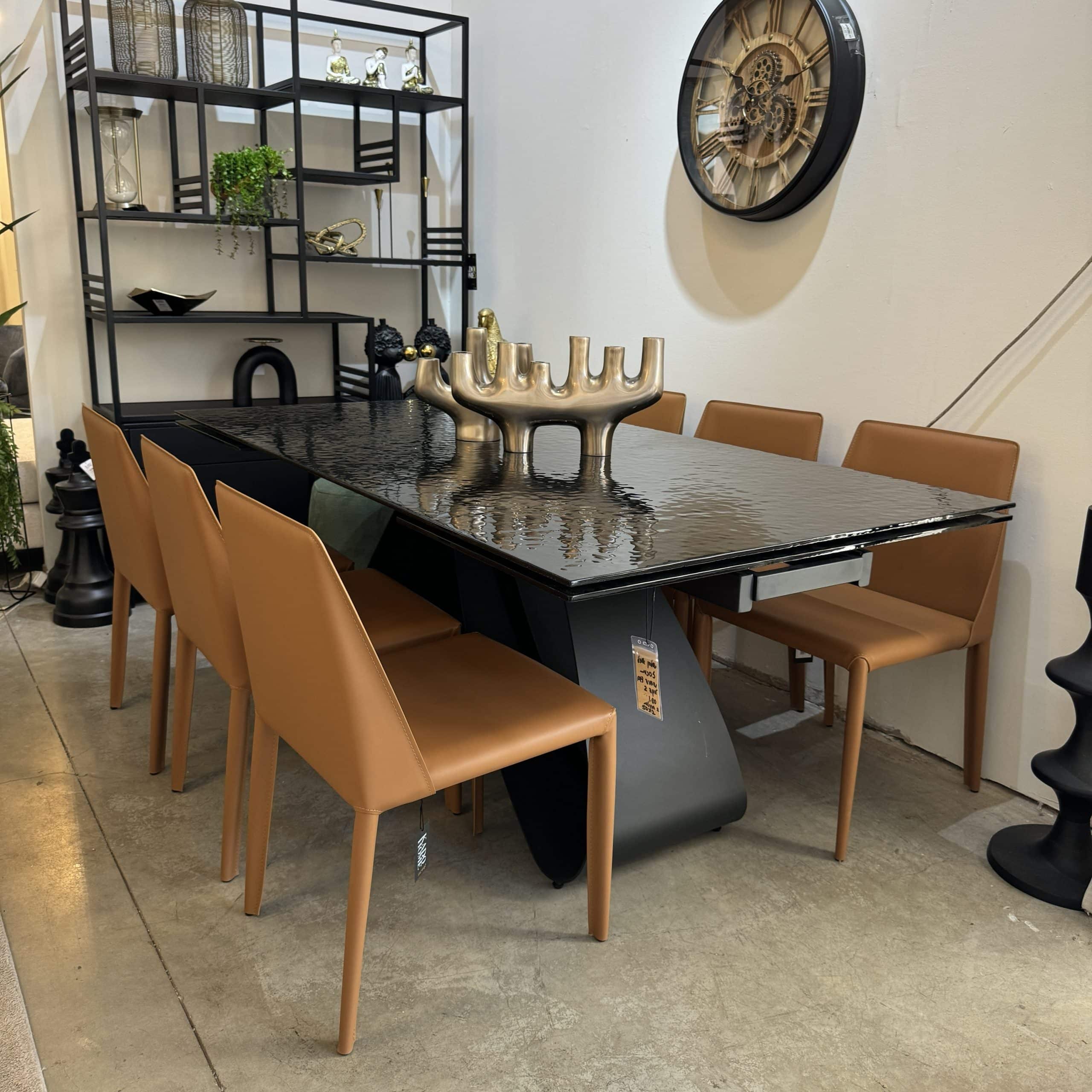 כיסא מעוצב יוקרתי דמוי עור כאמל דגם ליאן - חיסול!