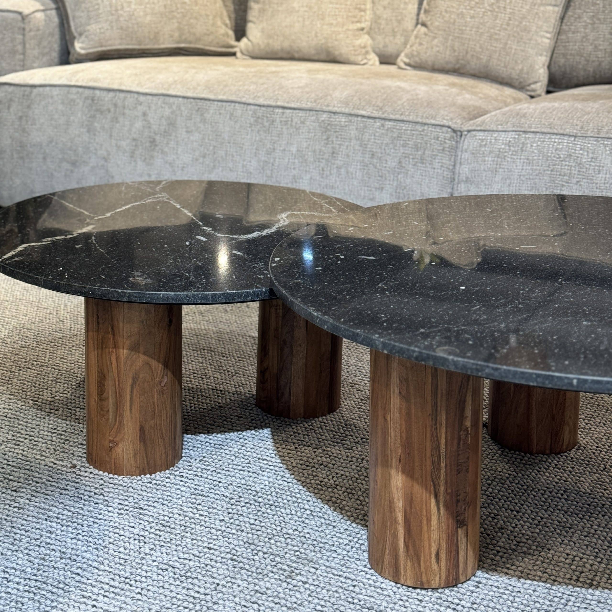 שולחן סלון שיש שחור רגלי עץ כהה דומיניק דגם ראבי