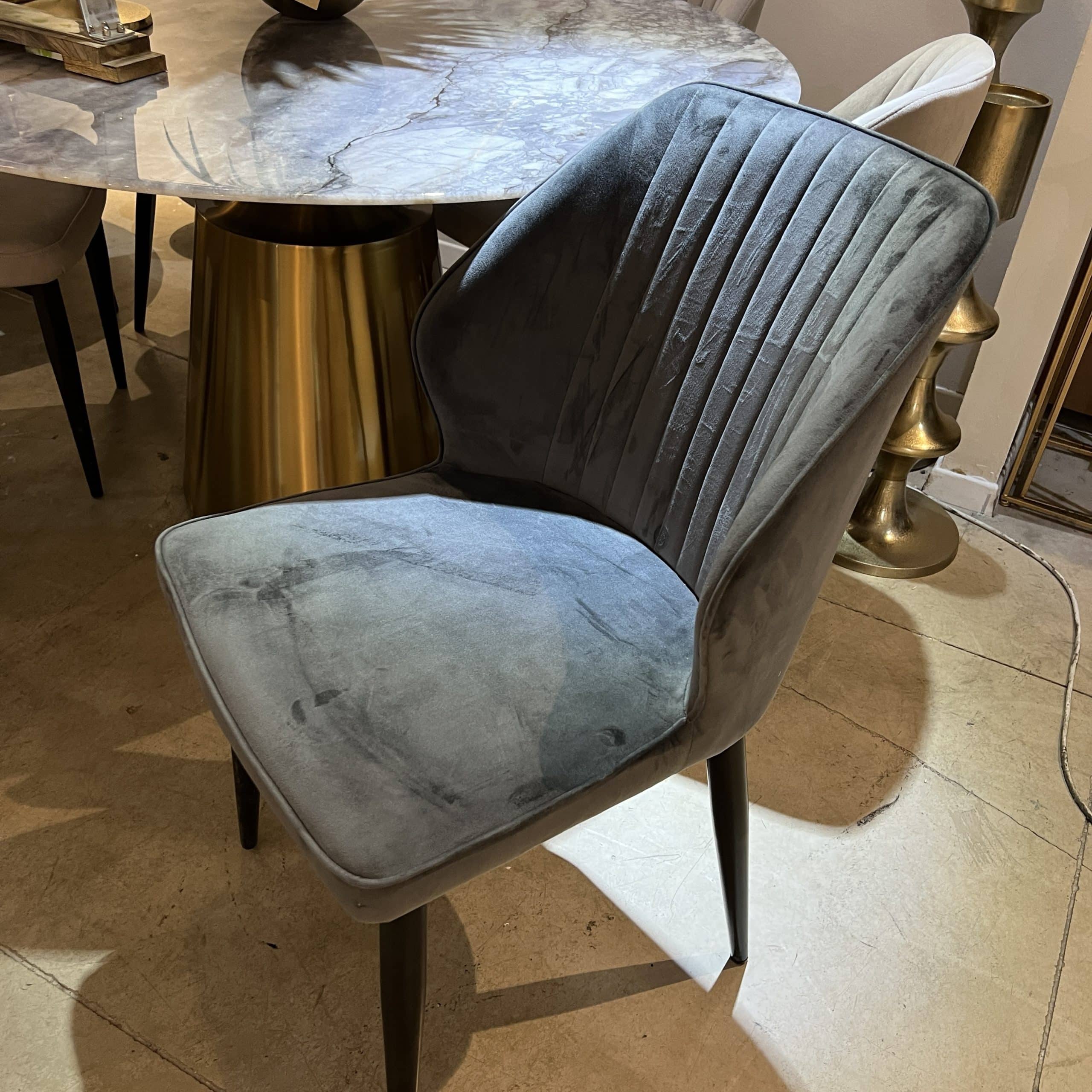 כיסא קטיפה שחור דגם 7031 | חיסול מלאי