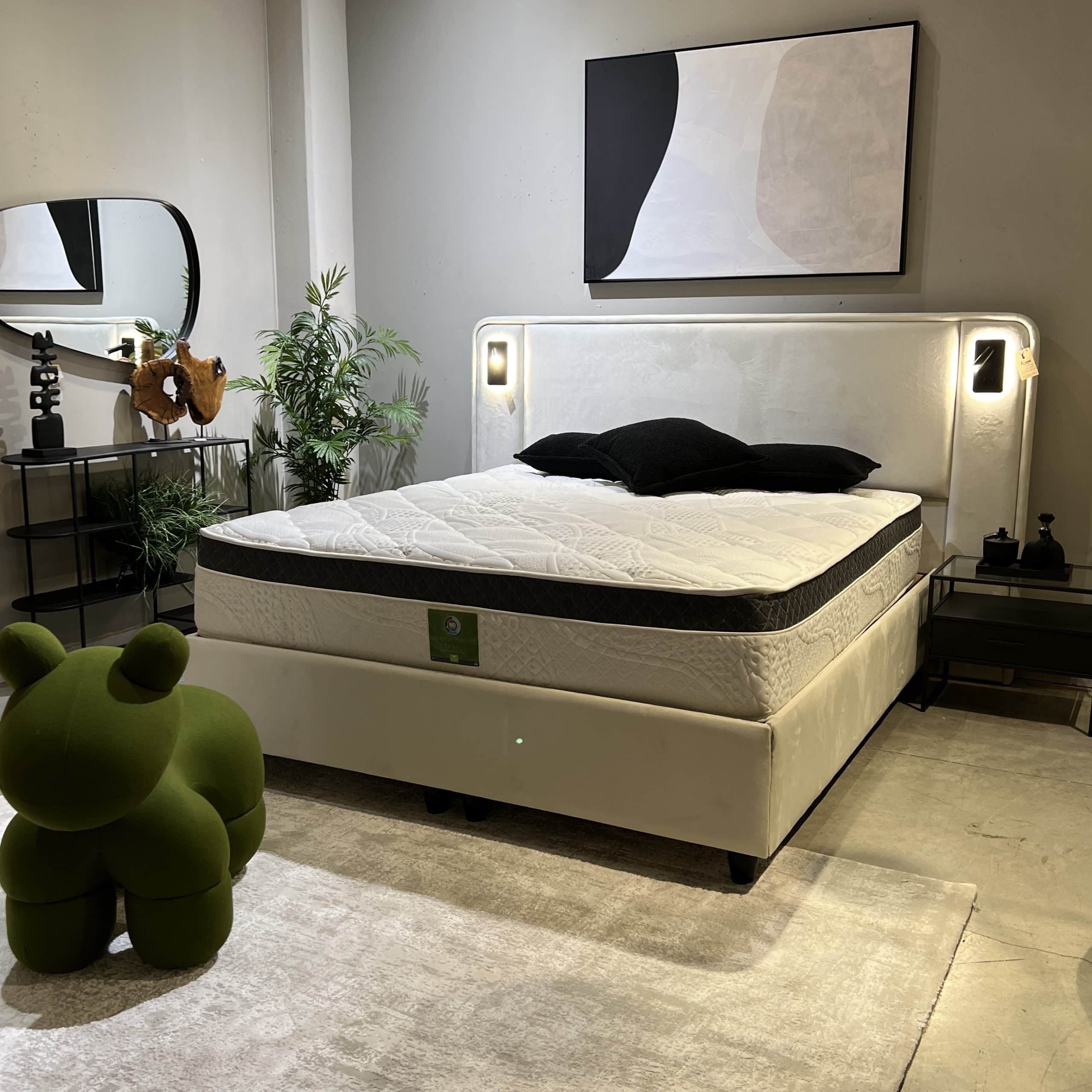 מיטה זוגית עם תאורה דגם יהלום- חיסול תצוגה (עפולה)