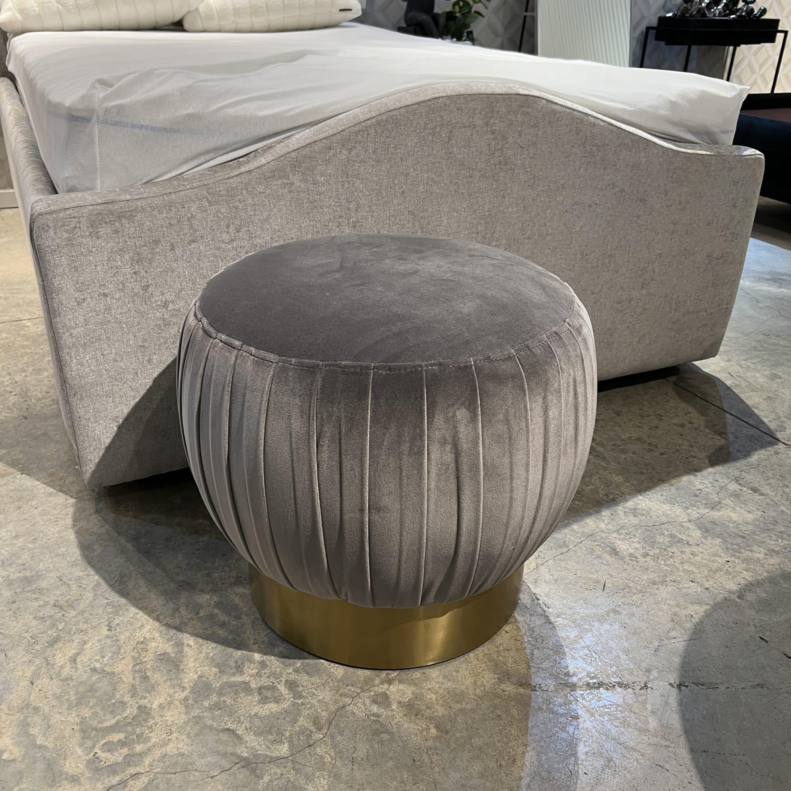 הדום אפור פס זהב מוברש הדום אפור פס זהב מוברש