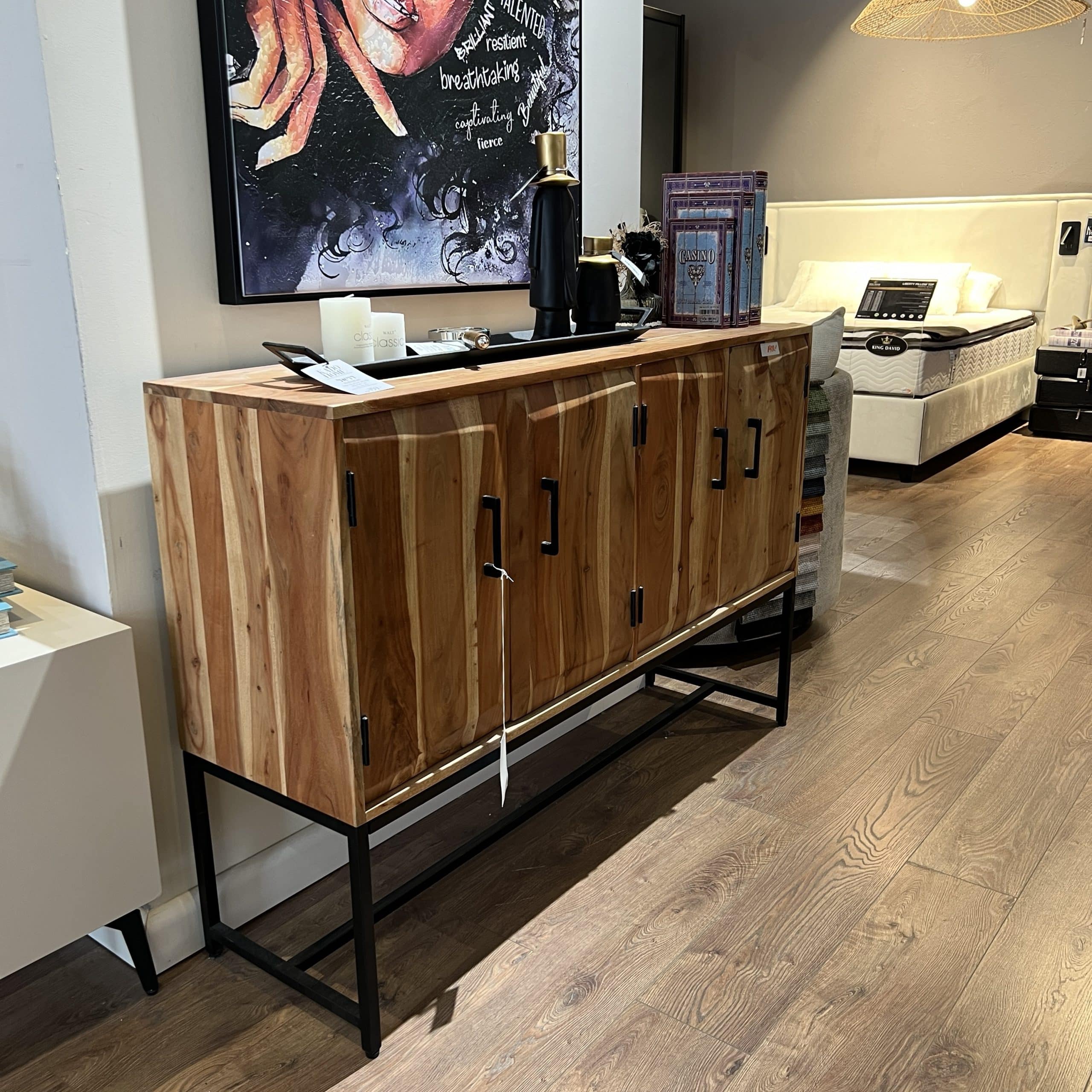 קומודה עץ שיטה 4 דלתות דגם לילה