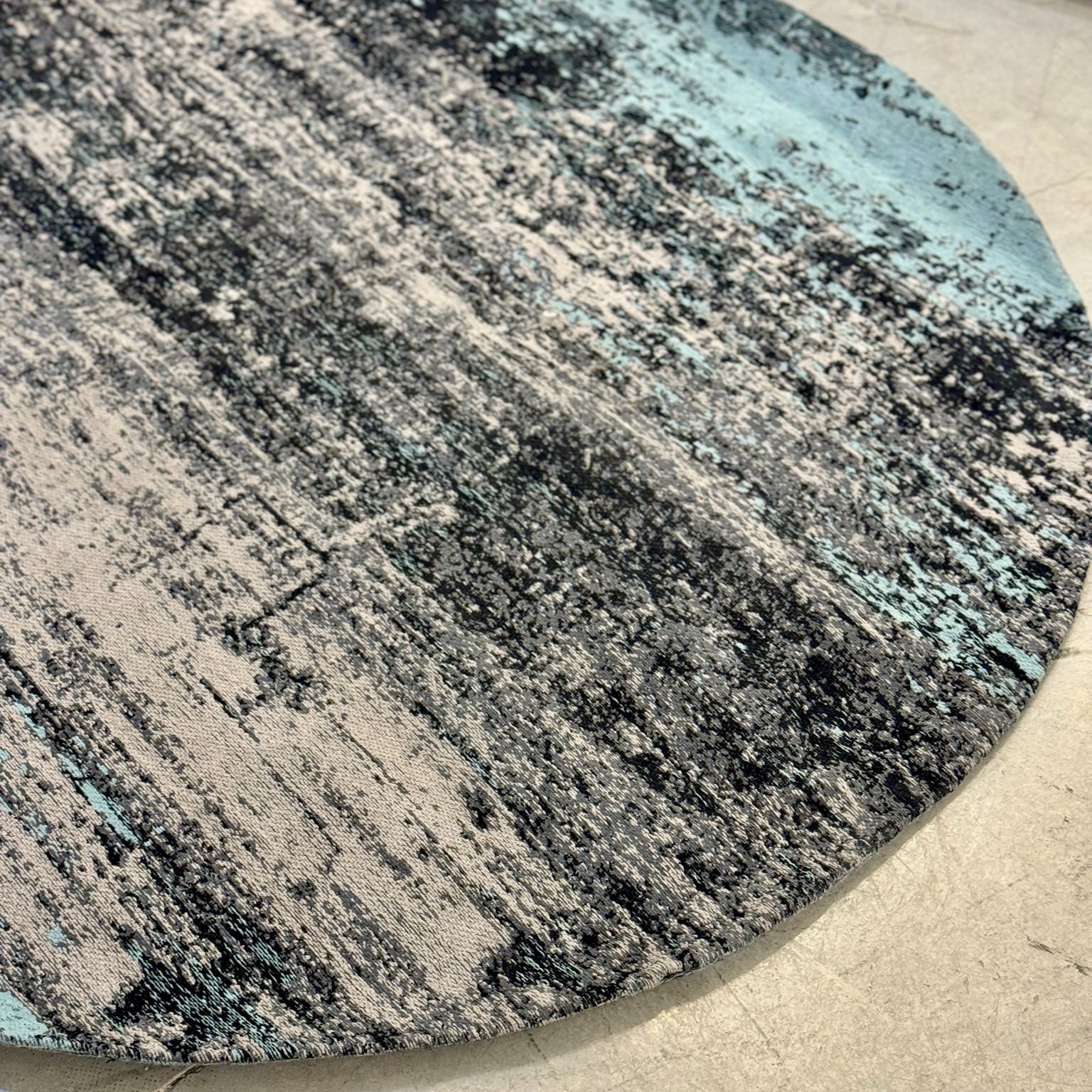 שטיח עגול אבסטרקטי בגווני כחול דגם סטאר שטיח עגול אבסטרקטי בגווני כחול דגם סטאר