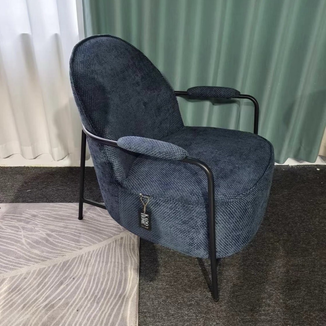 כורסא אריג כחול ברזל שחור פורטופינו דגם סופיטל- אחרונה! כורסא אריג כחול ברזל שחור פורטופינו דגם סופיטל- אחרונה!