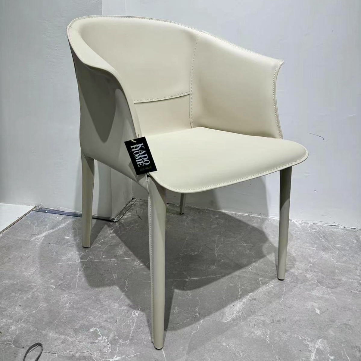 כיסא יוקרתי אלטה דמוי עור אבן דגם סופיטל כיסא יוקרתי אלטה דמוי עור אבן דגם סופיטל