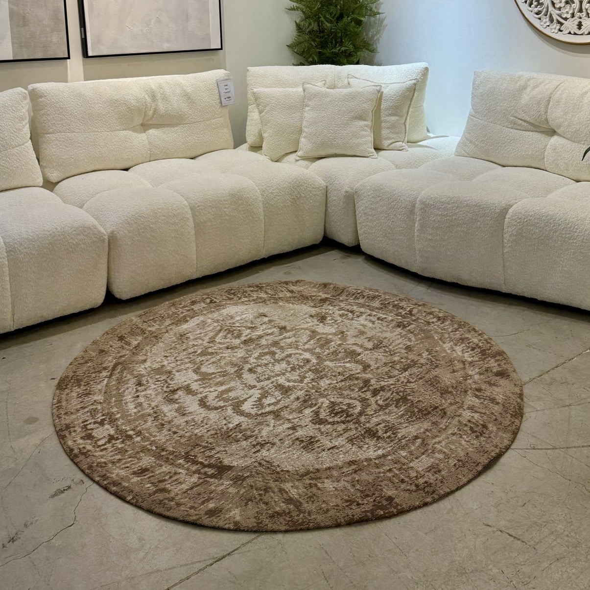 שטיח עגול וינטג׳ חום דגם מדליון שטיח עגול וינטג׳ חום דגם מדליון