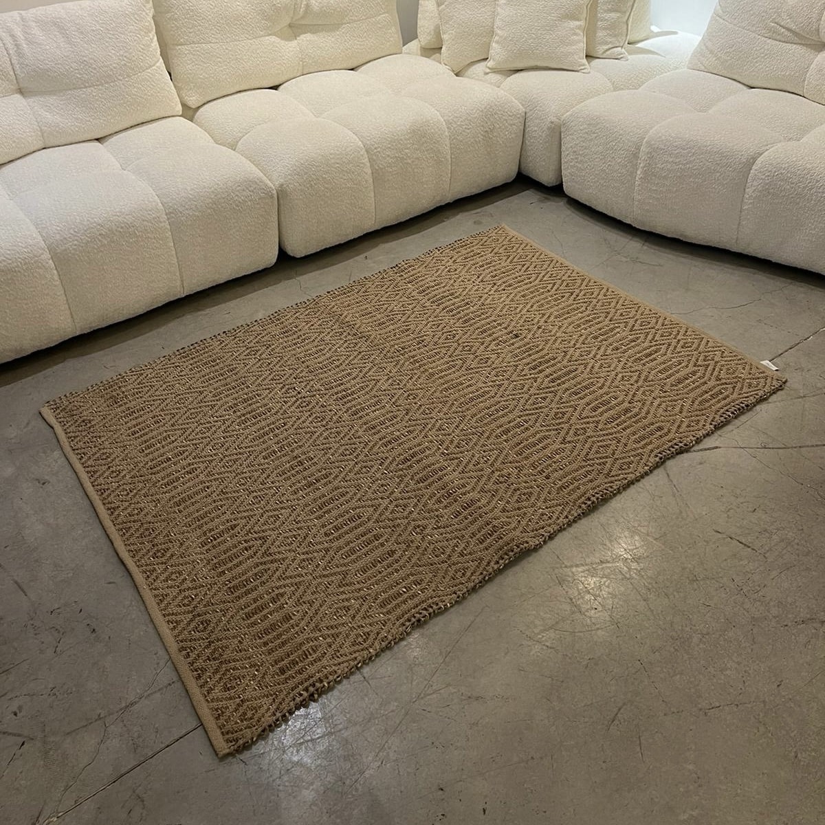 שטיח חבל טבעי 120/70 באריגה גסה דגם ויפאסנה- אחרון בחיסול סניף עפולה! שטיח חבל טבעי 120/70 באריגה גסה דגם ויפאסנה- אחרון בחיסול סניף עפולה!