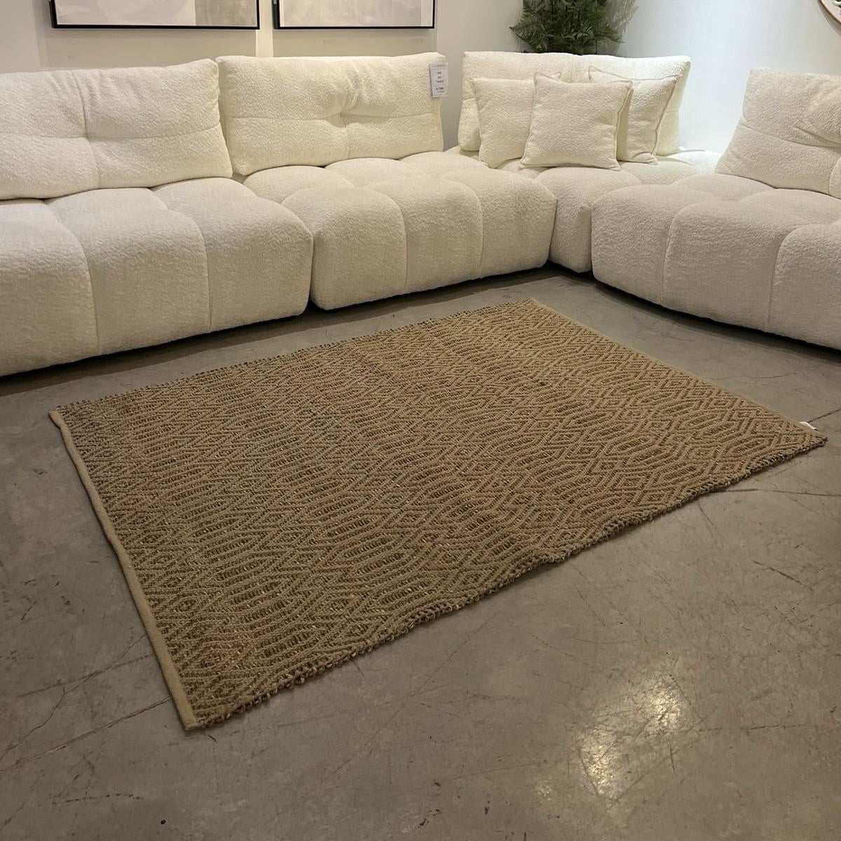 שטיח חבל טבעי 120/70 באריגה גסה דגם ויפאסנה- אחרון בחיסול סניף עפולה! שטיח חבל טבעי 120/70 באריגה גסה דגם ויפאסנה- אחרון בחיסול סניף עפולה!