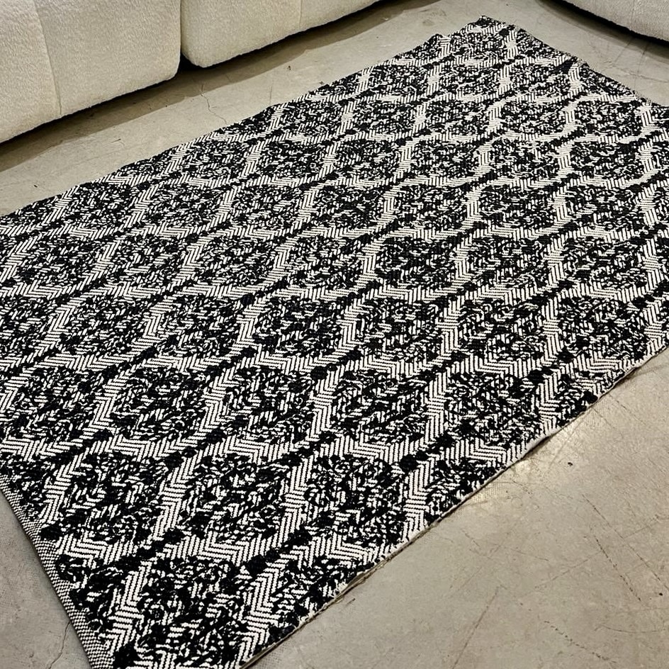 שטיח אריגה משולבת זיגזג מעוינים דגם נאיה שטיח אריגה משולבת זיגזג מעוינים דגם נאיה