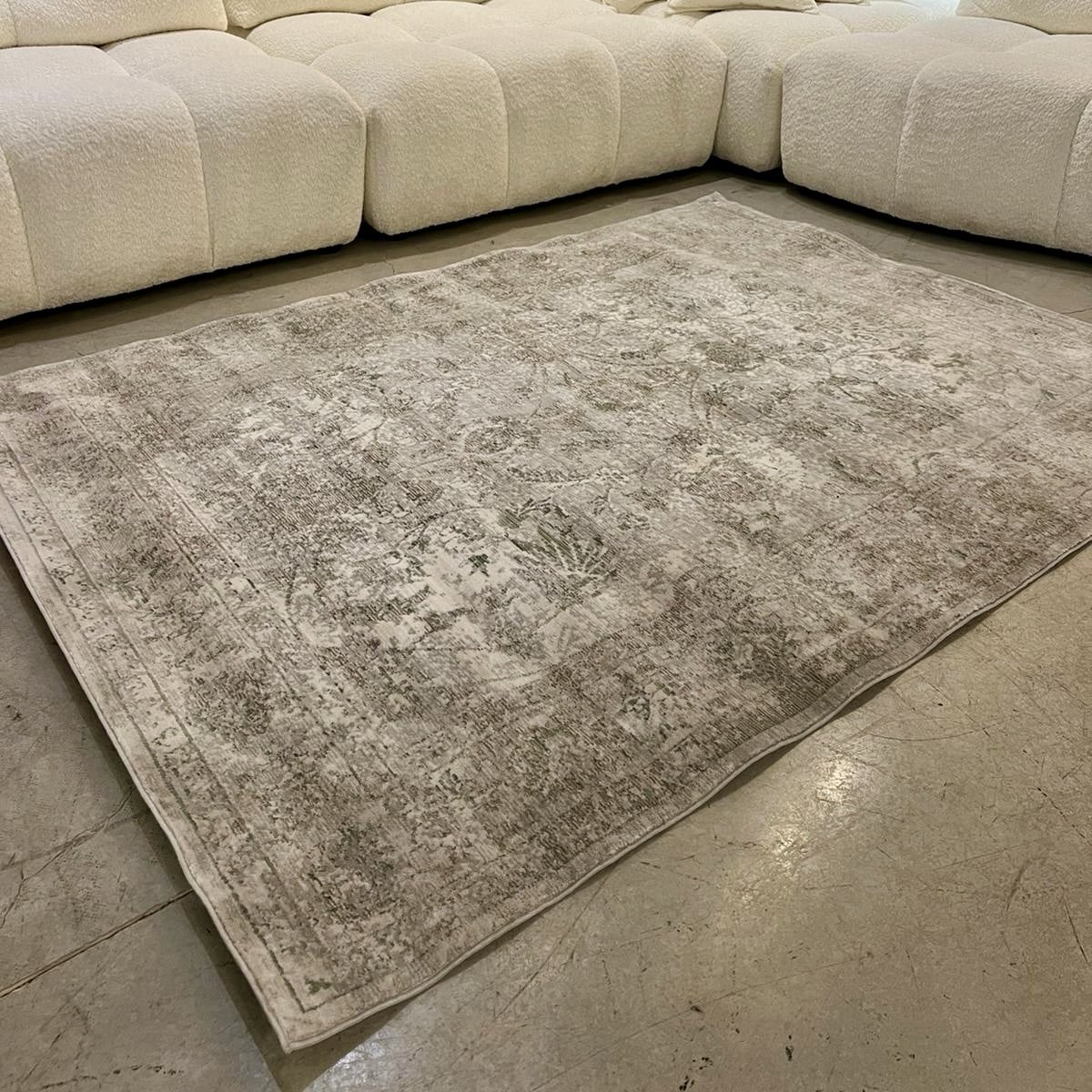 שטיח מרוקאי אפור עיטורים עם מסגרת דגם גבי שטיח מרוקאי אפור עיטורים עם מסגרת דגם גבי