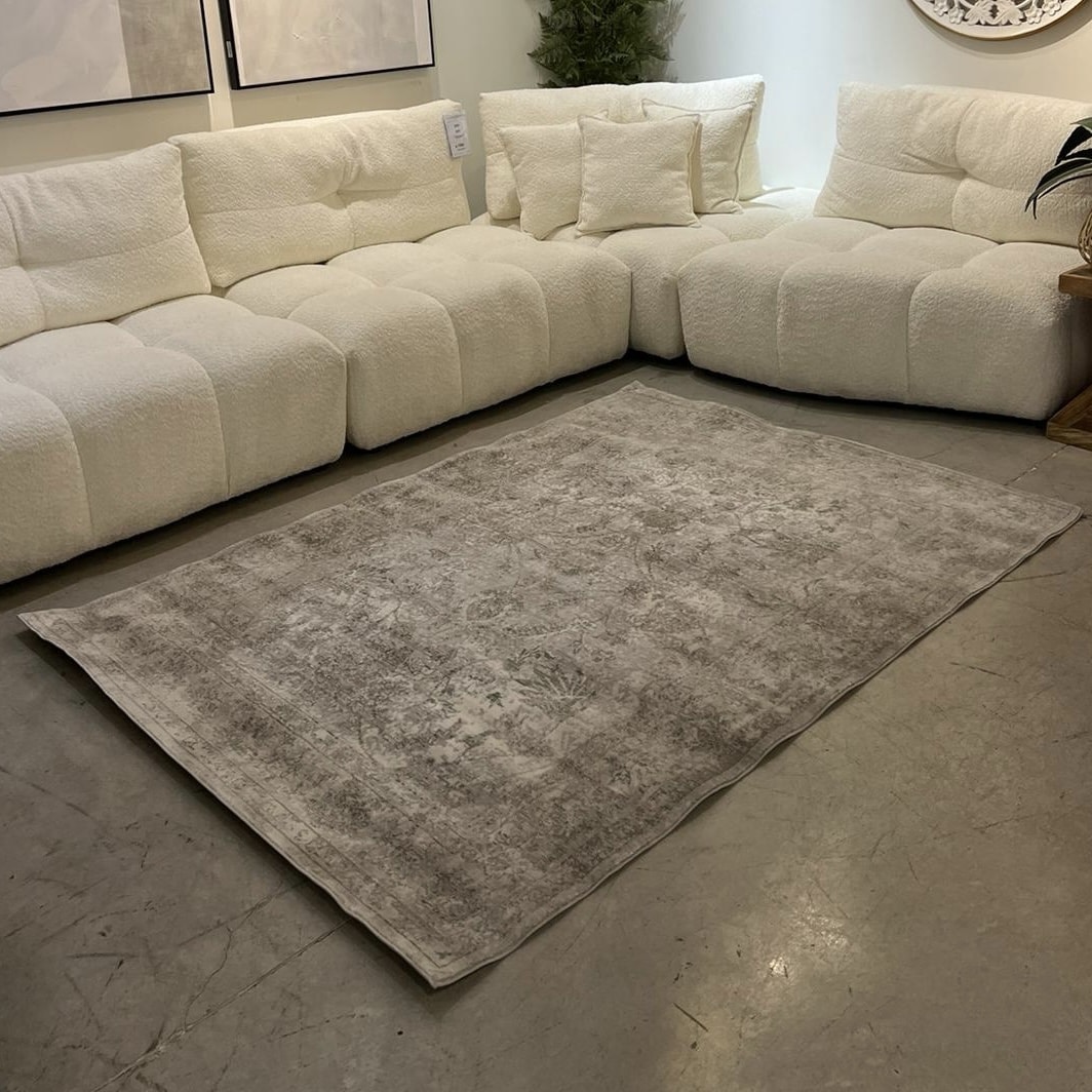 שטיח מרוקאי אפור עיטורים עם מסגרת דגם גבי שטיח מרוקאי אפור עיטורים עם מסגרת דגם גבי