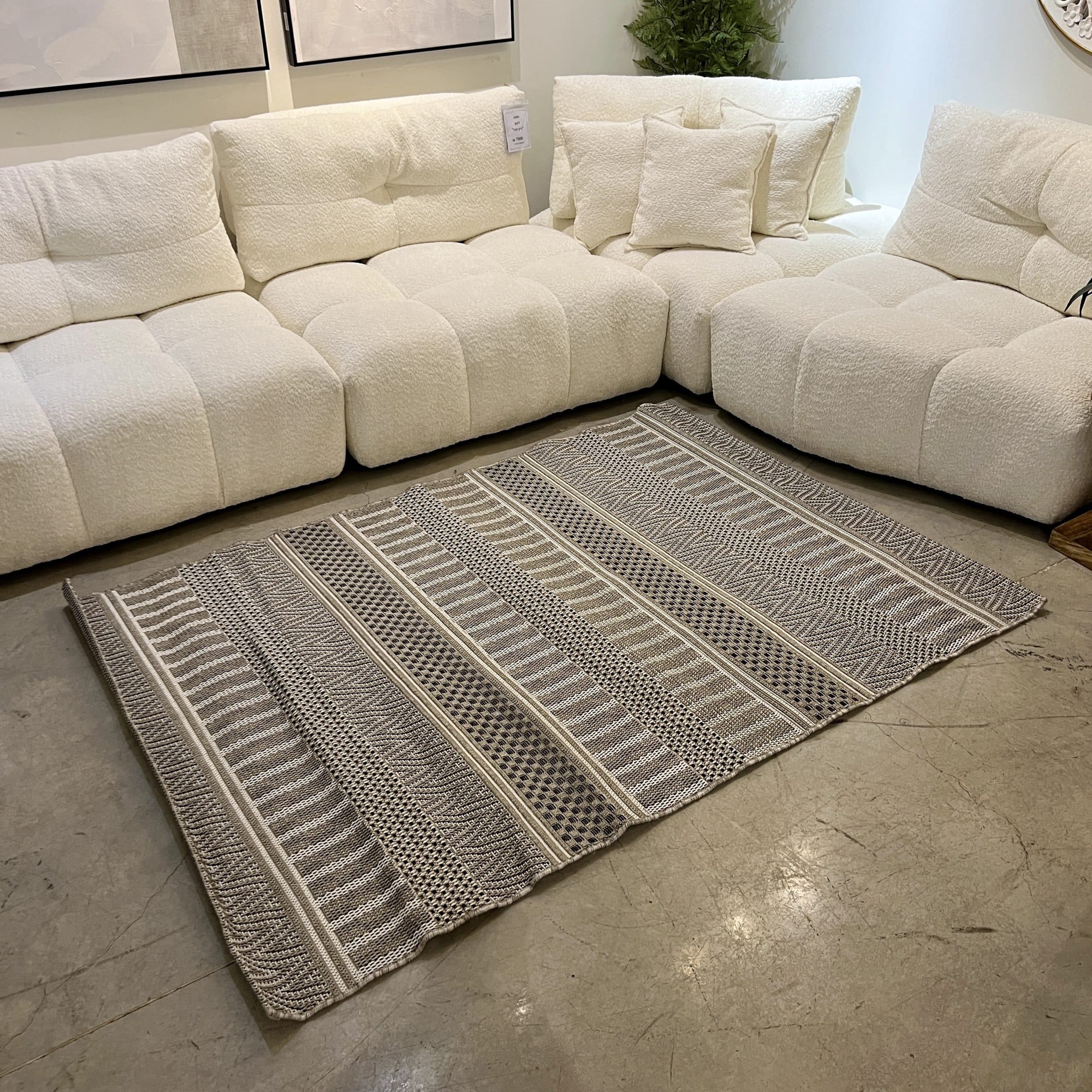 שטיח קש קלוע גאומטרי דגם דלהי שטיח קש קלוע גאומטרי דגם דלהי