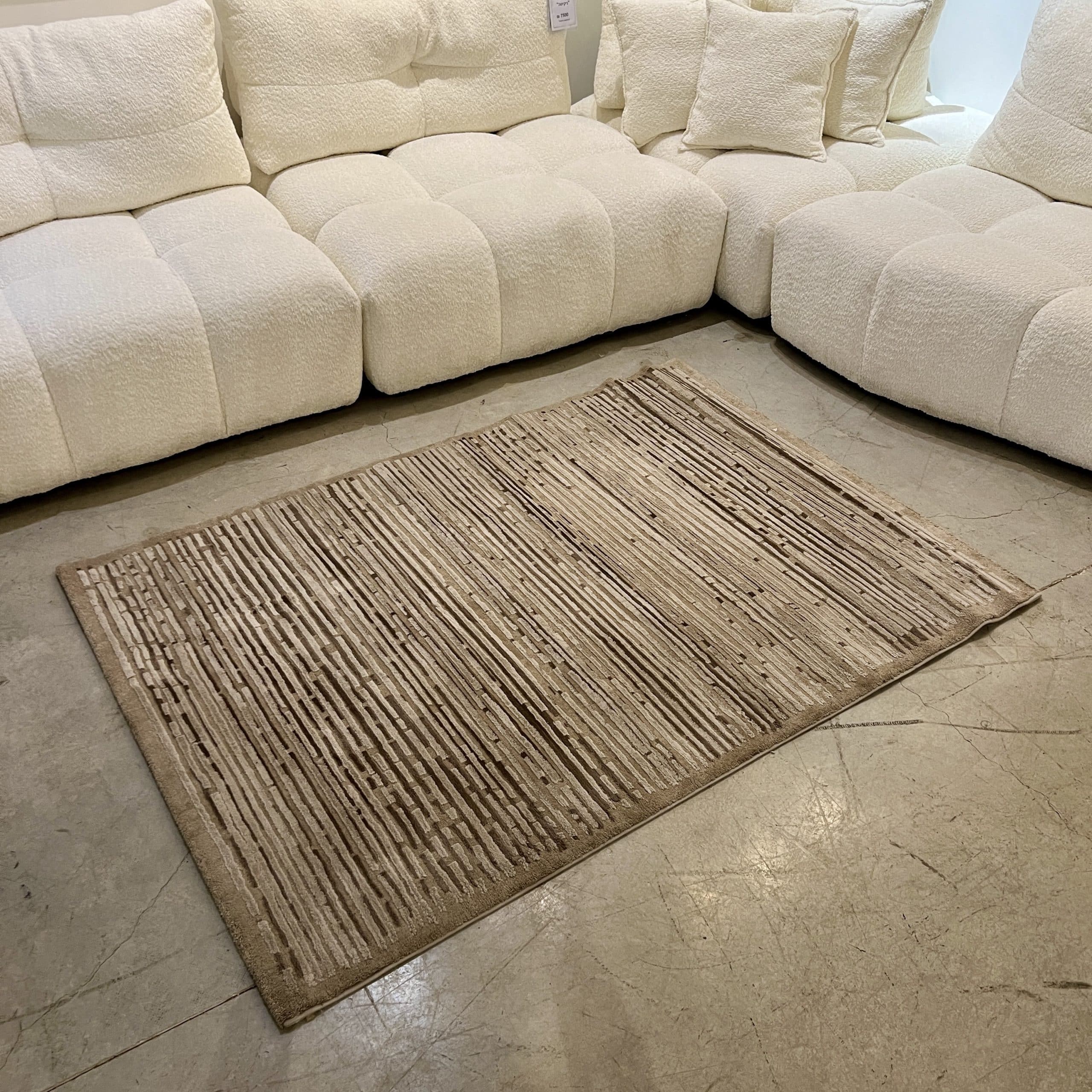 שטיח פסים חום עם מסגרת דגם סנסה שטיח פסים חום עם מסגרת דגם סנסה