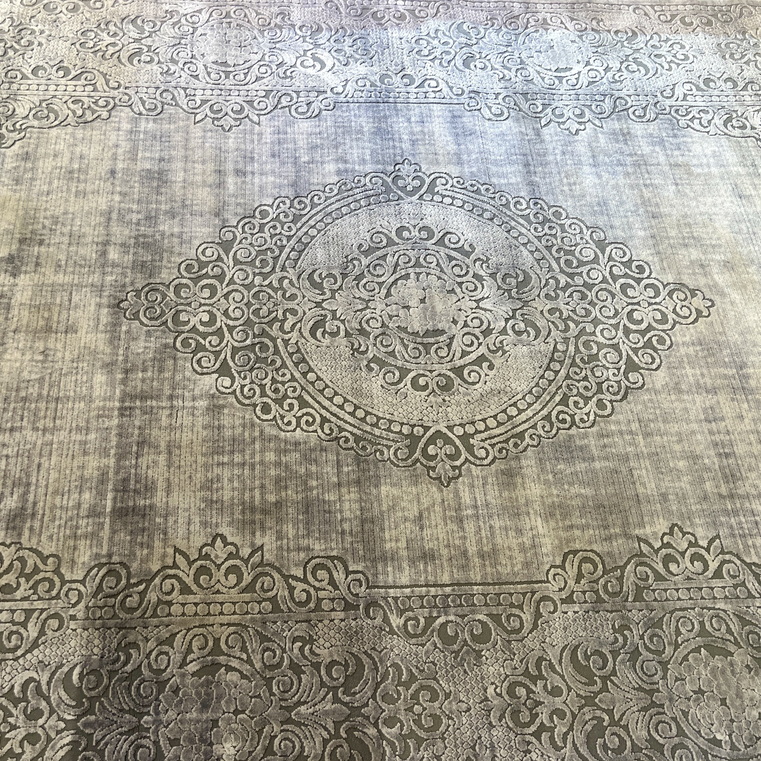 שטיח עיטורים מרוקאי בגווני אפור דגם אמדוס שטיח עיטורים מרוקאי בגווני אפור דגם אמדוס