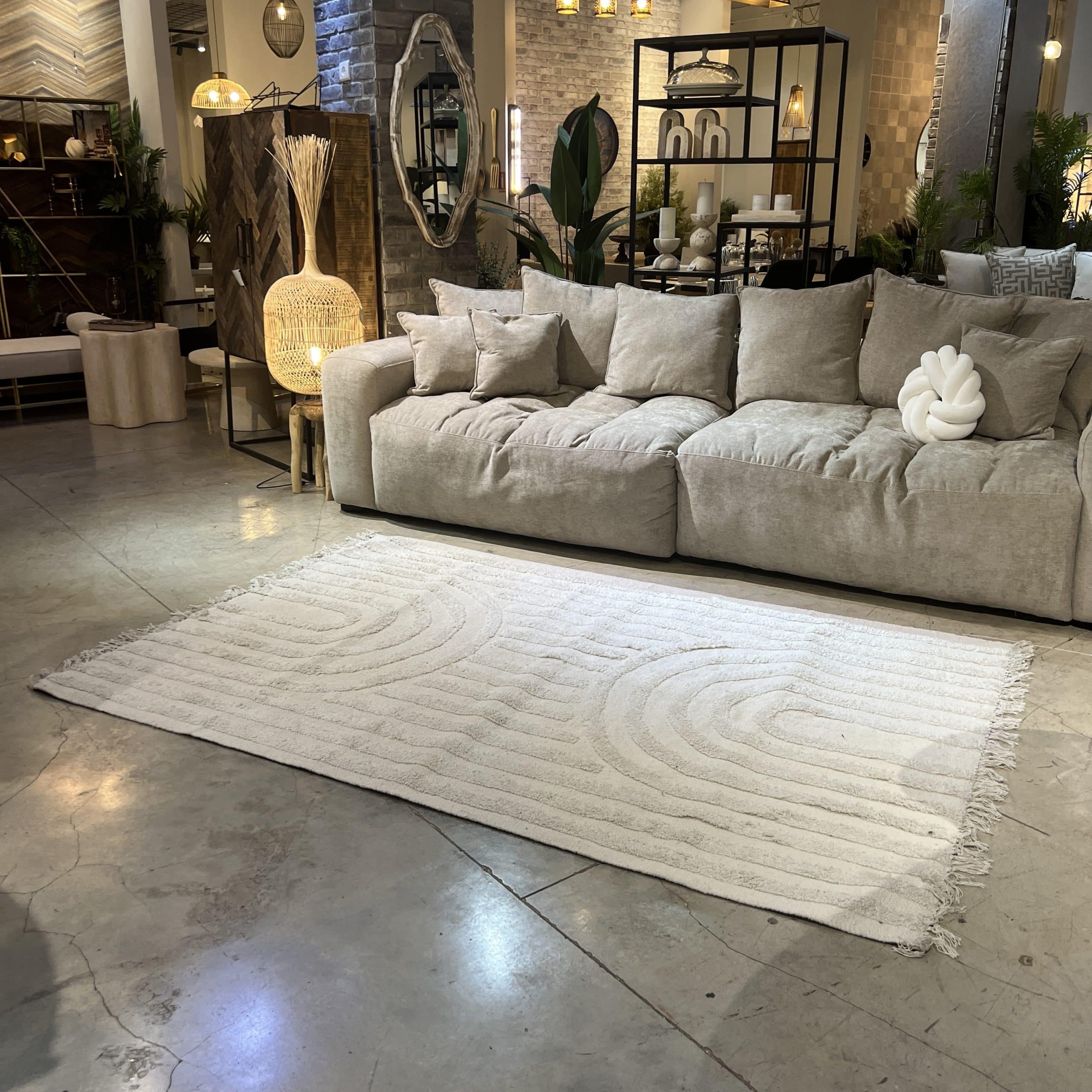 שטיח קשתות פסים בהיר דגם ויפאסנה שטיח קשתות פסים בהיר דגם ויפאסנה