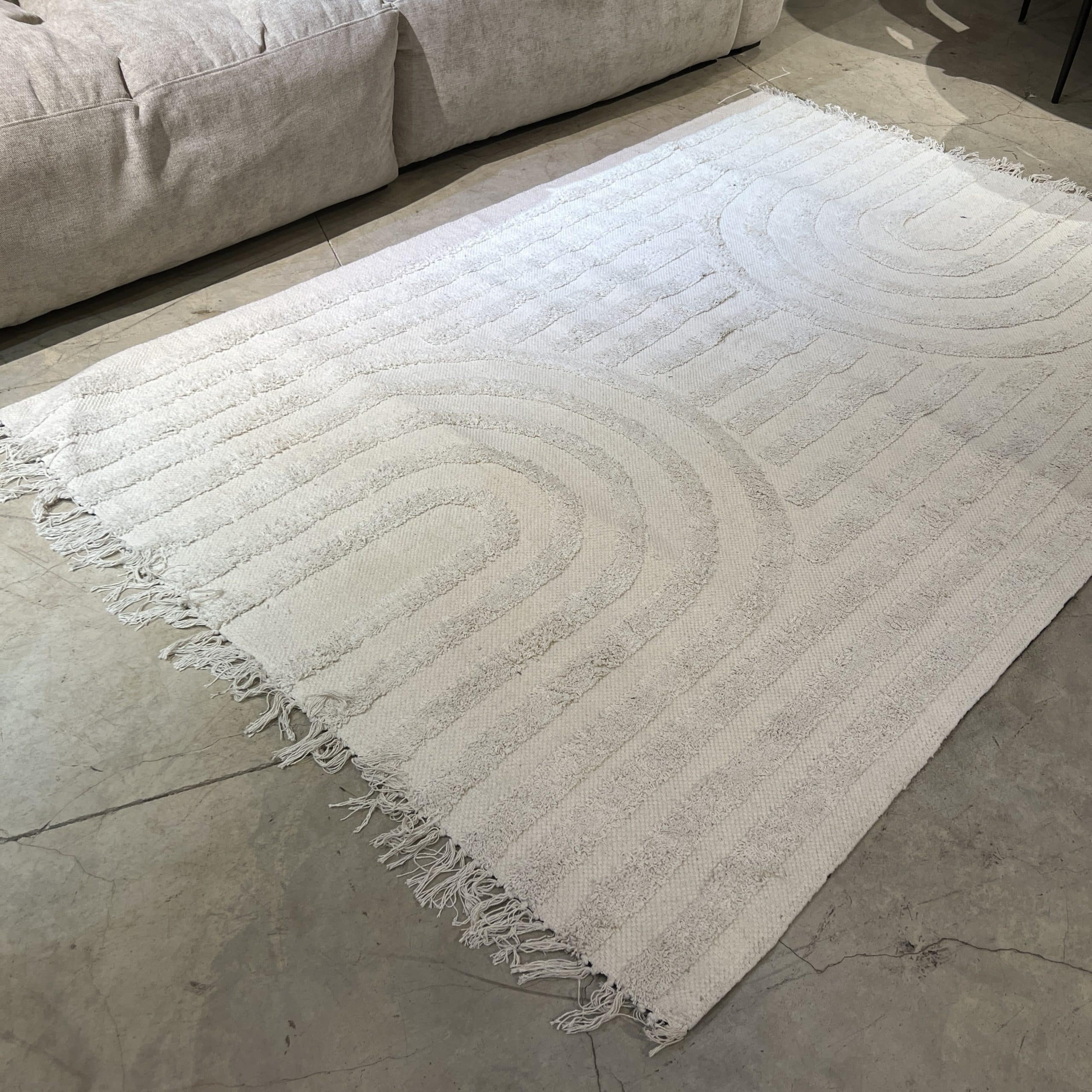 שטיח קשתות פסים בהיר דגם ויפאסנה שטיח קשתות פסים בהיר דגם ויפאסנה