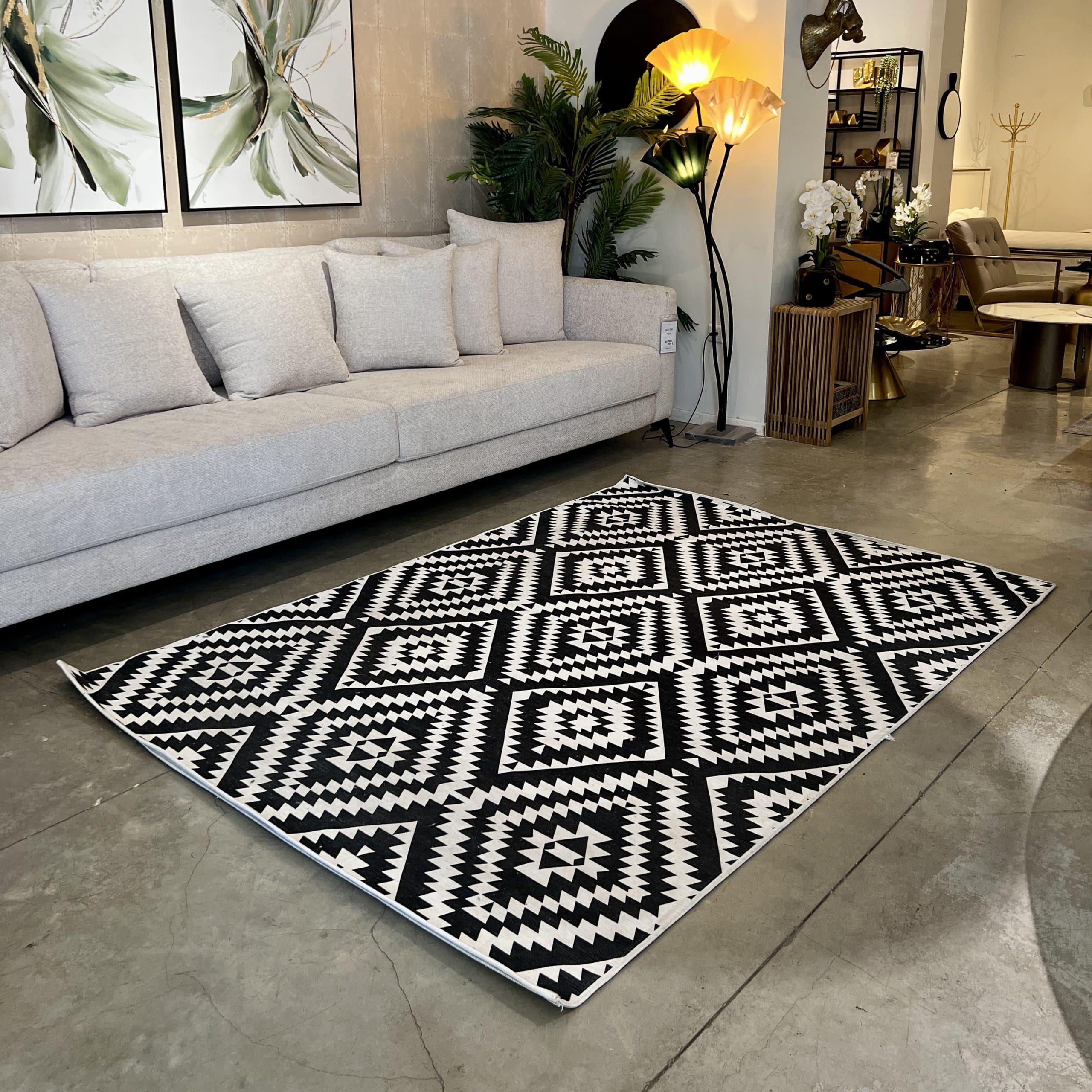 שטיח מעוינים שחור לבן דגם מרקורי שטיח מעוינים שחור לבן דגם מרקורי