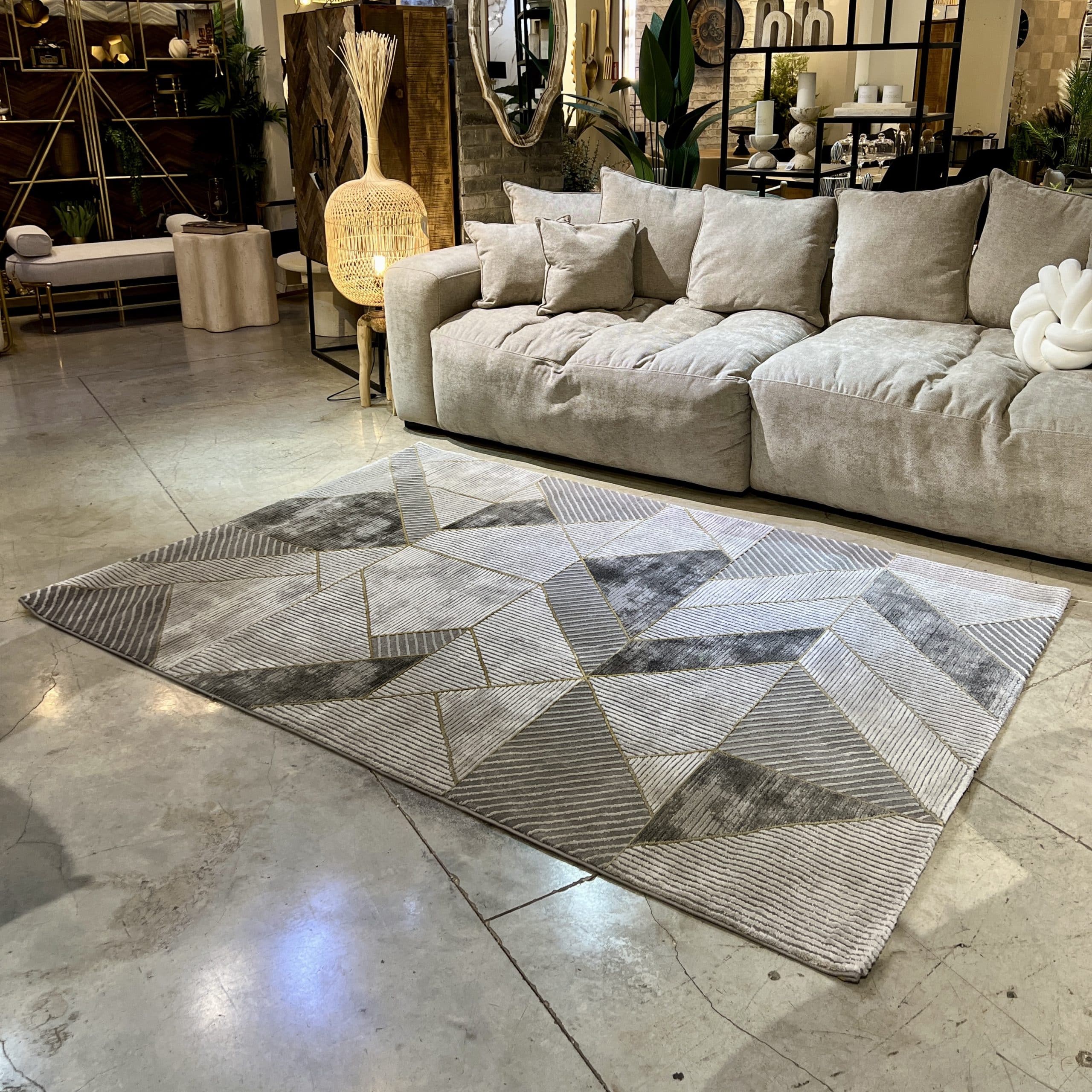 שטיח גאומטרי אפור חרדל דגם ארנה