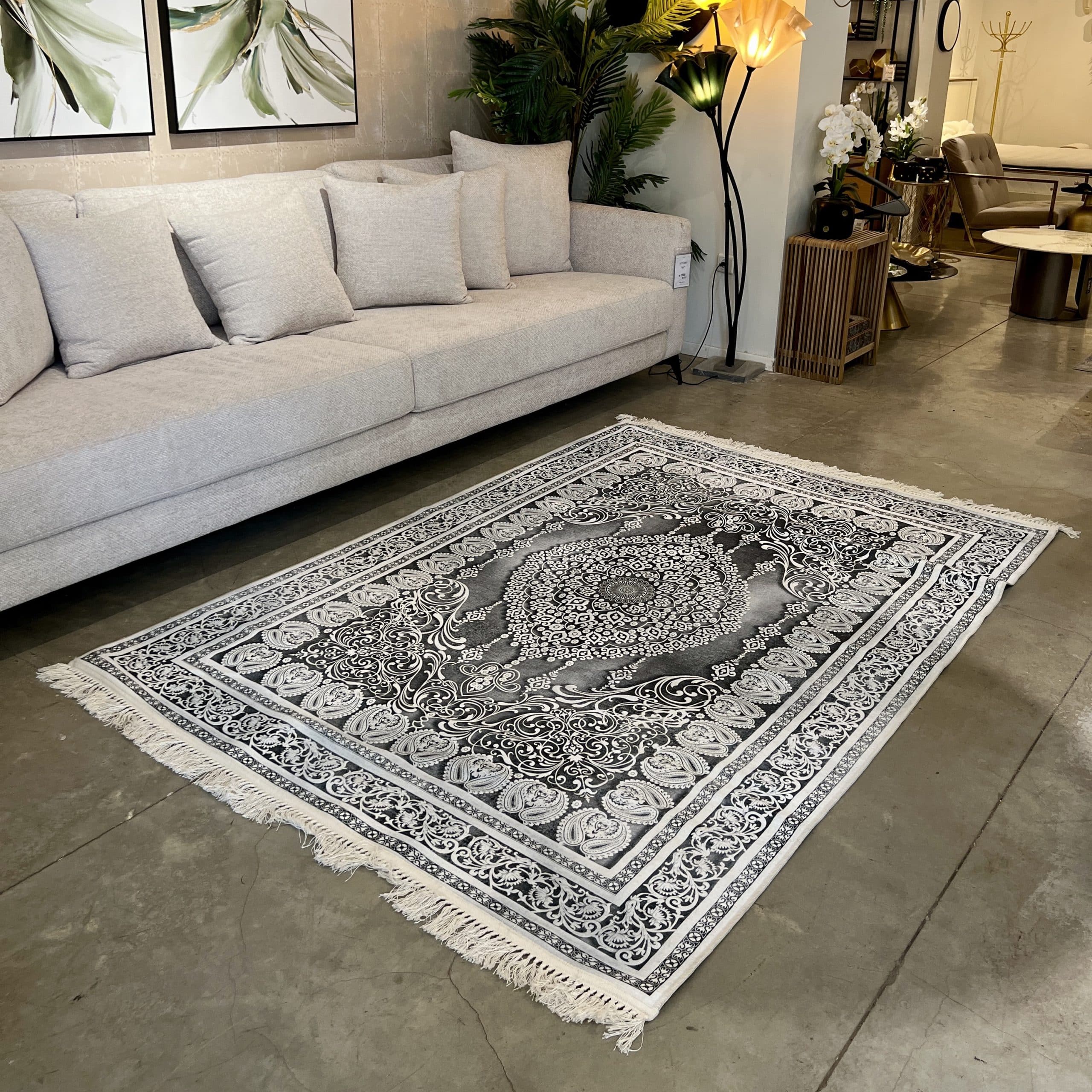 שטיח עיטורים אפור לבן פרנזים דגם סטון שטיח עיטורים אפור לבן פרנזים דגם סטון