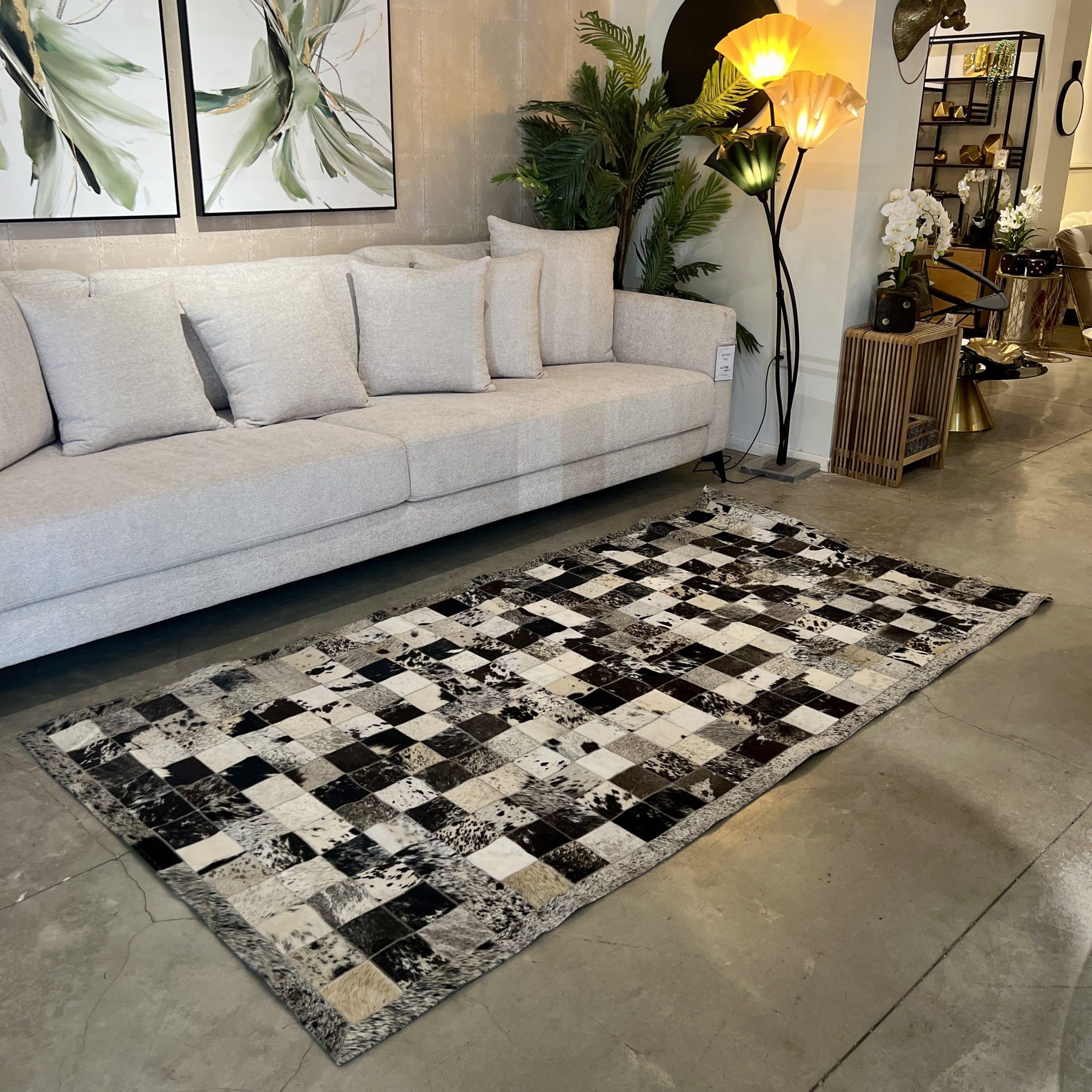 שטיח עור טלאים עבודת יד קוביות שחור לבן שטיח עור טלאים עבודת יד קוביות שחור לבן