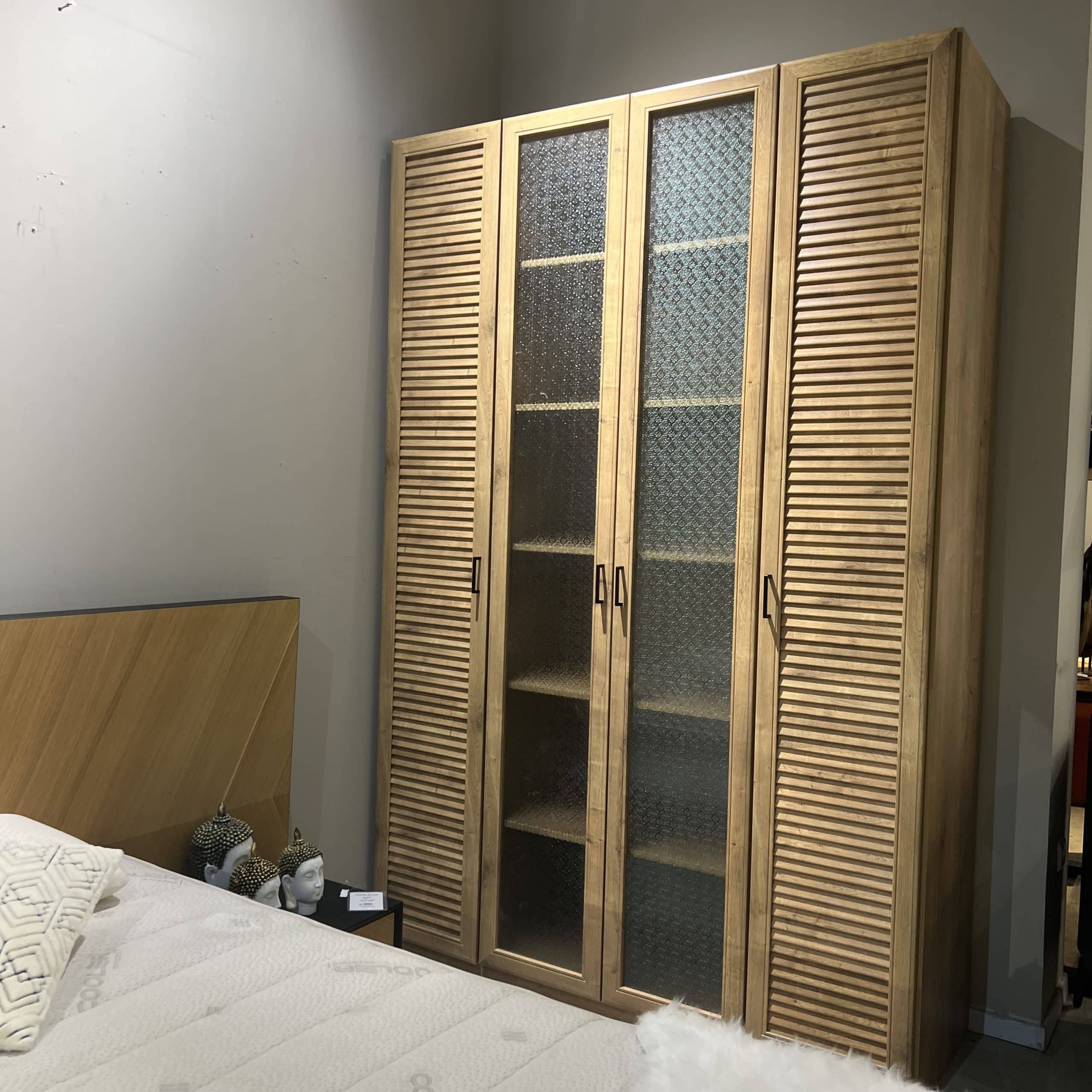 ארון דלתות דגם תריס בתוספת דלתות זכוכית סבתא בעיצוב אישי ארון דלתות דגם תריס בתוספת דלתות זכוכית סבתא בעיצוב אישי