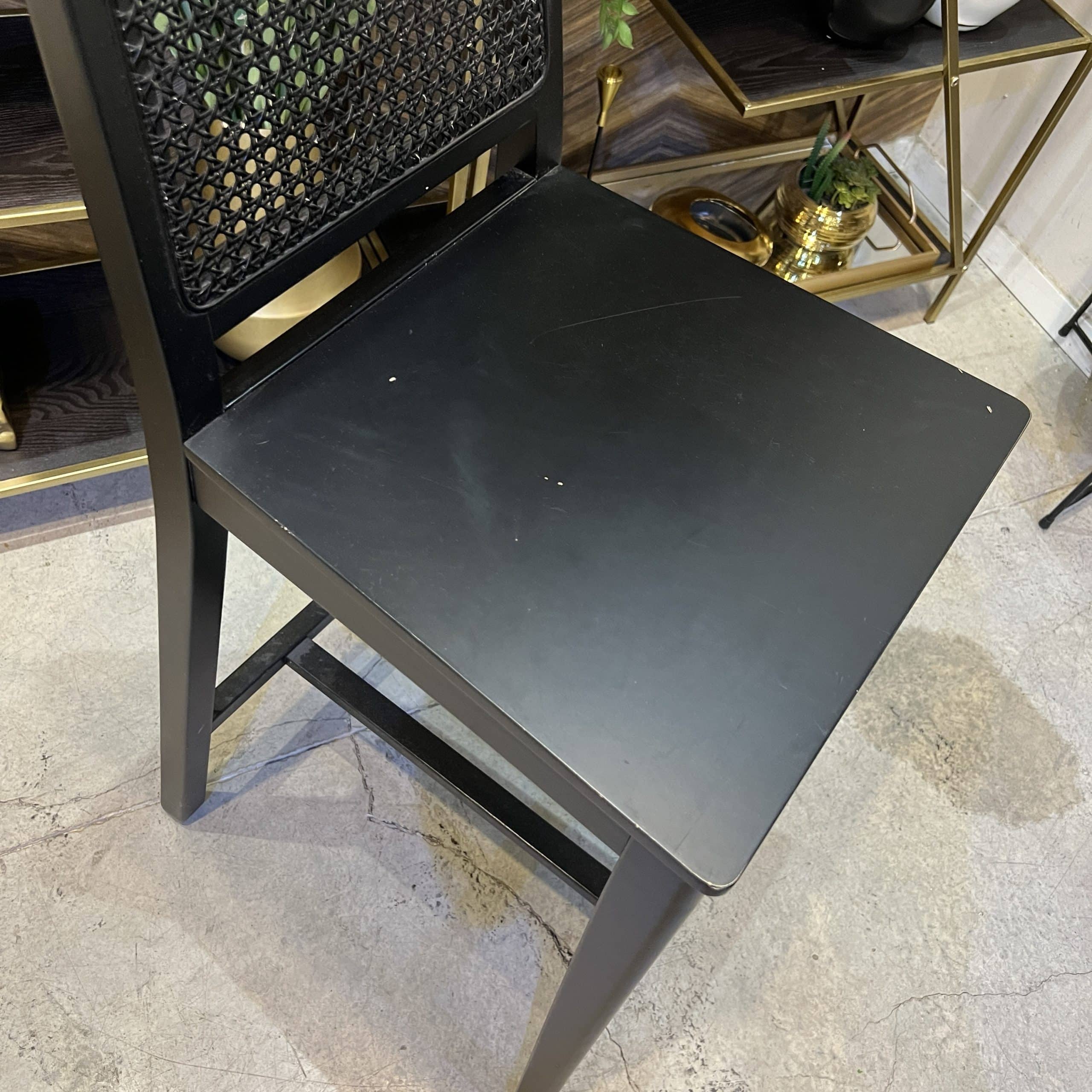 כיסא בר עץ שחור דגם אמילי