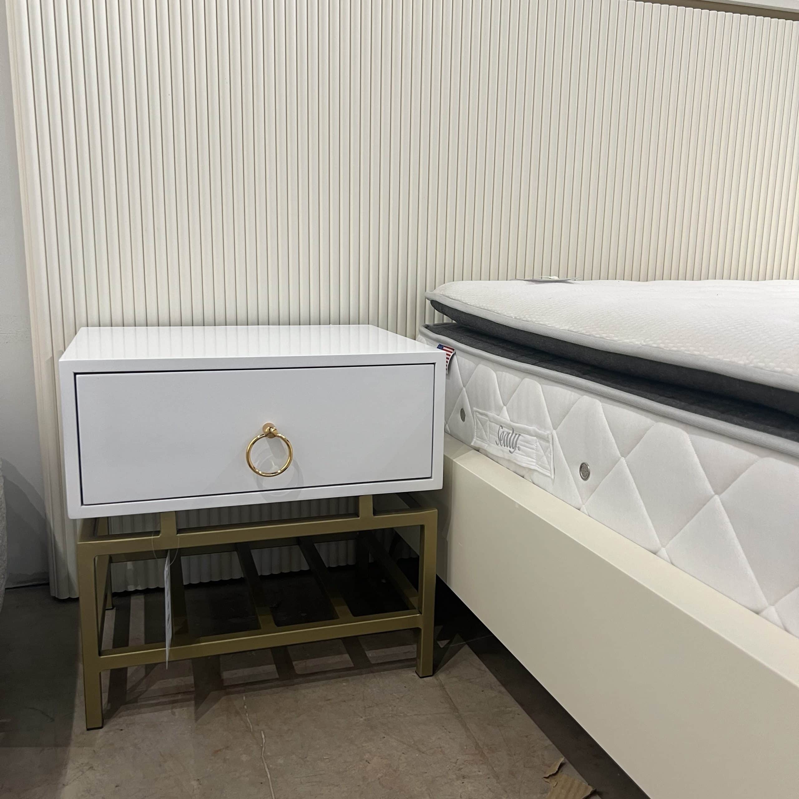 שידת צד יוקרתית דגם רומי | בעיצוב אישי שידת צד יוקרתית דגם רומי | בעיצוב אישי