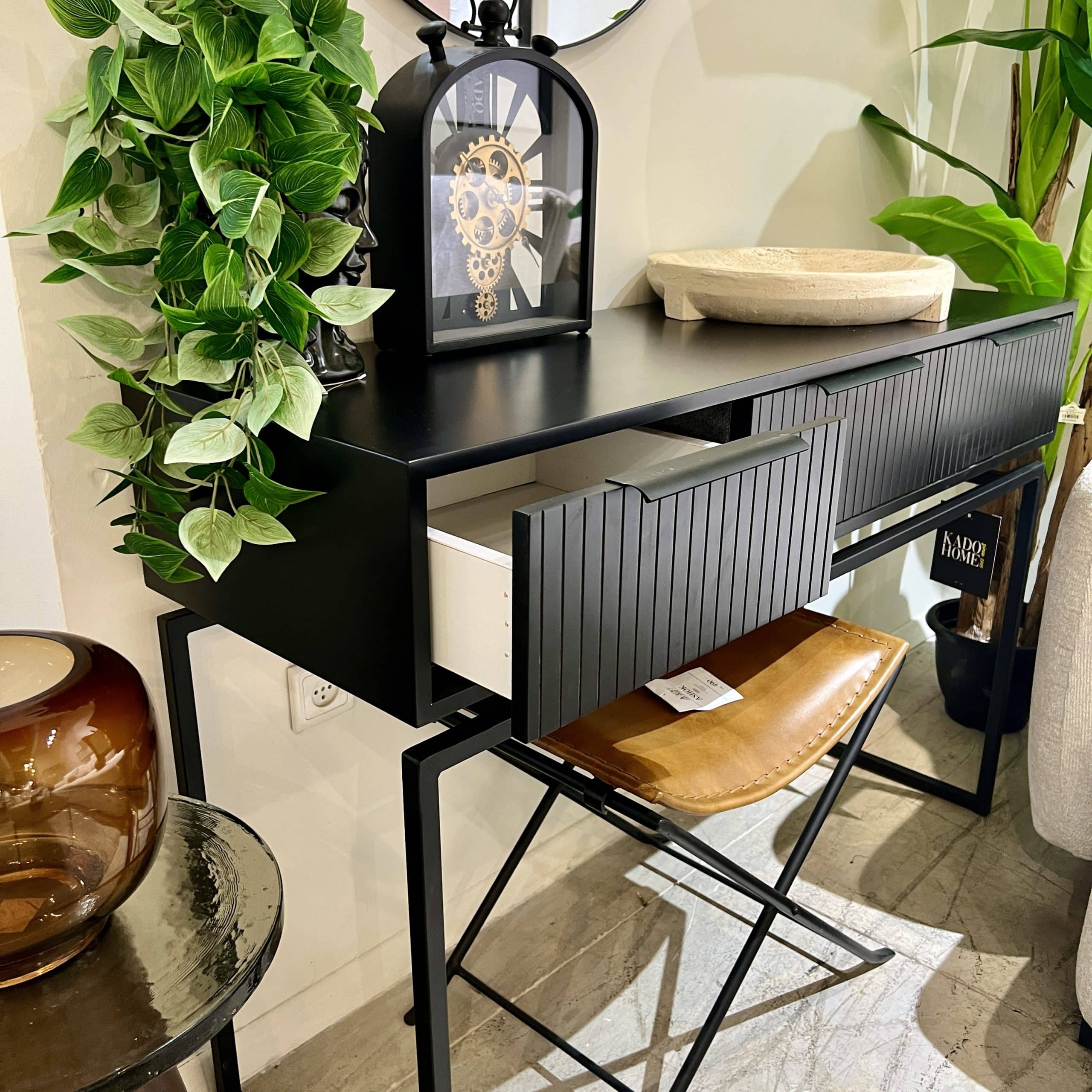 קונסולה מעוצבת דגם נלה קונסולה מעוצבת דגם נלה