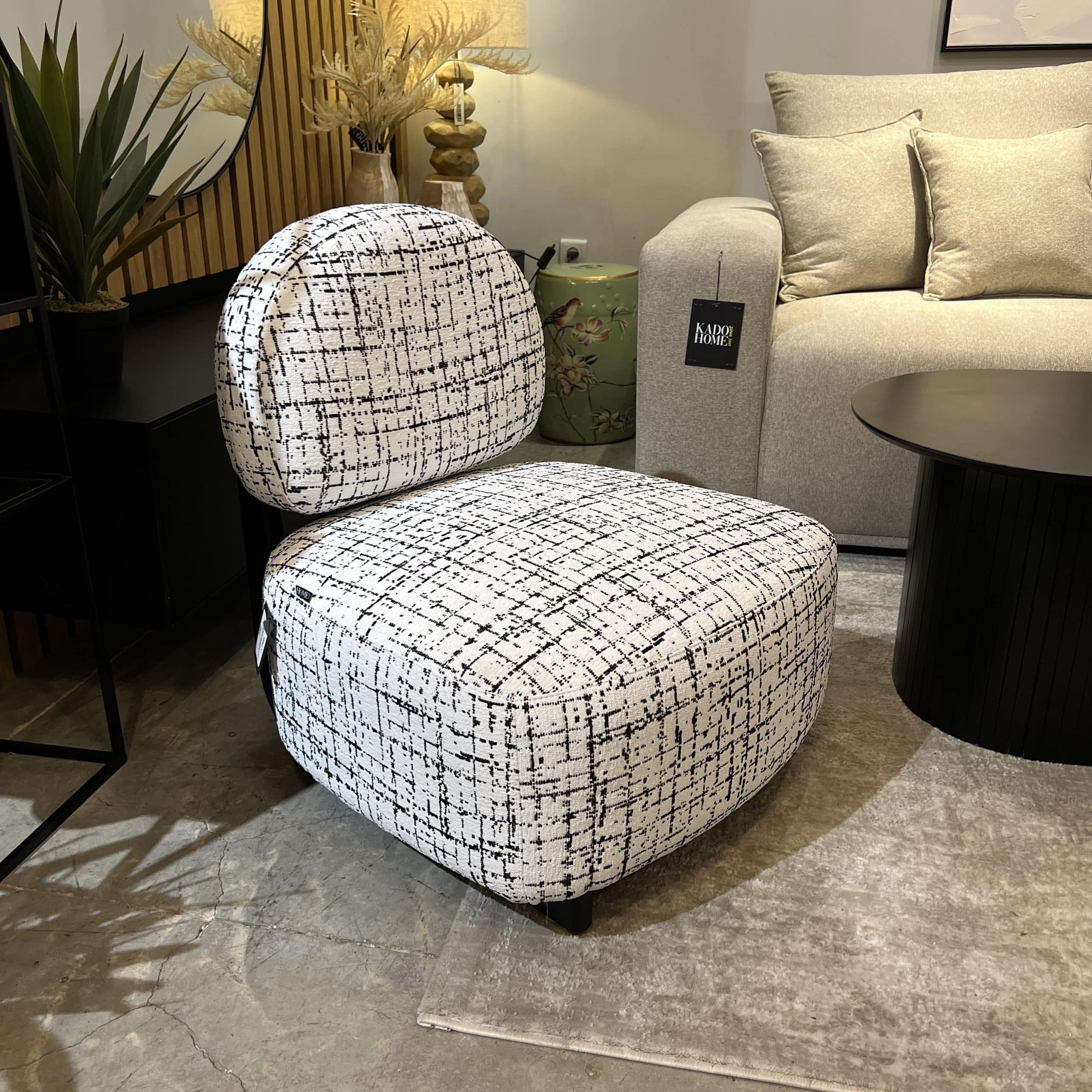 כורסא מעוצבת ניוד גריד שמנת שחור דגם סופיטל - חיסול!! כורסא מעוצבת ניוד גריד שמנת שחור דגם סופיטל - חיסול!!