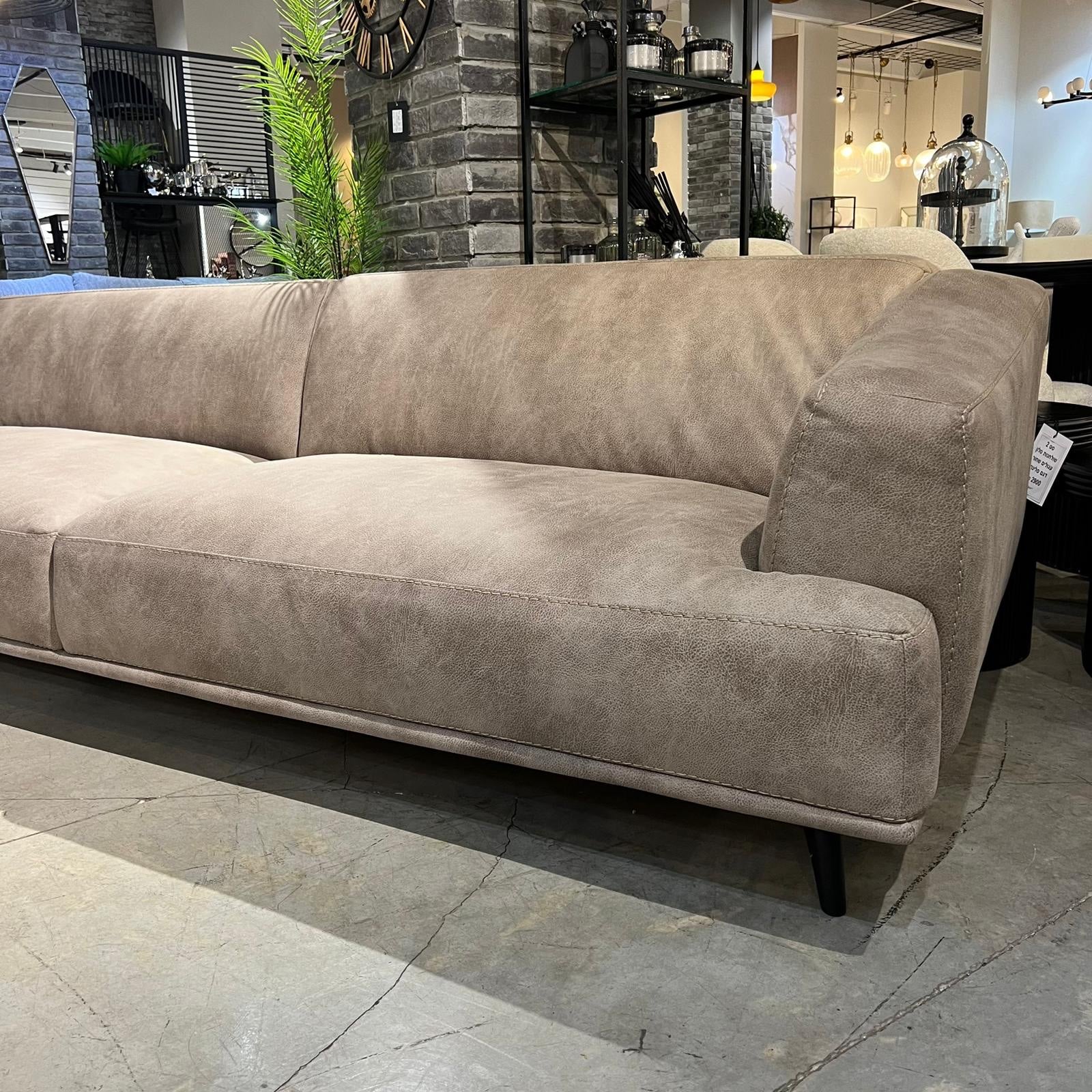 ספה דגם מרקוס מתצוגה