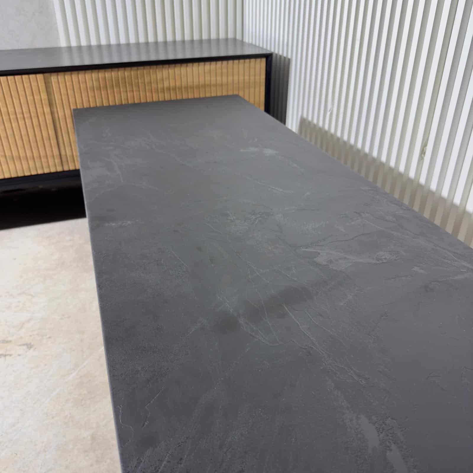 שולחן סלון שחור שליכט שאטו