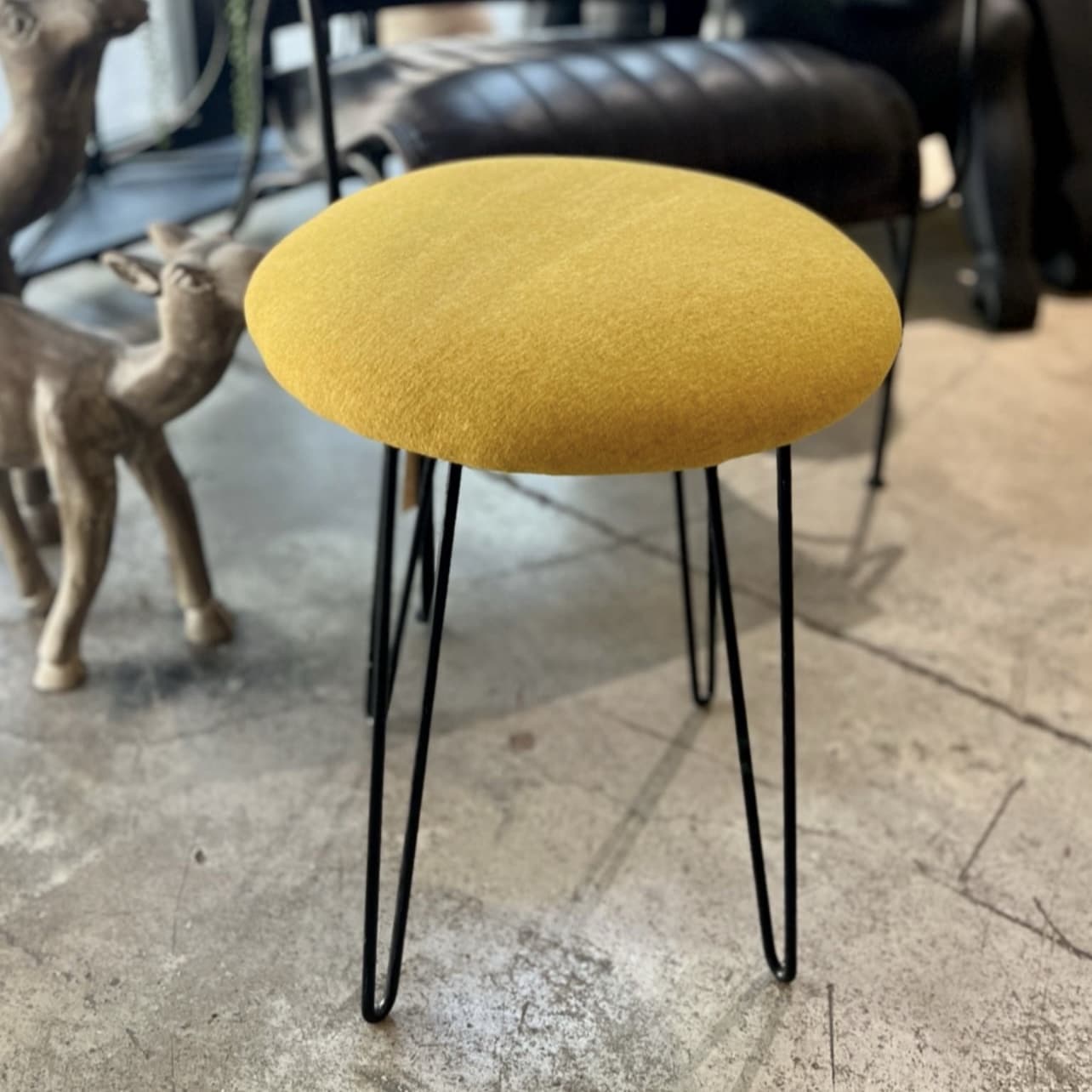 הדום עגול קטן דגם ארט בצבעים הדום עגול קטן דגם ארט בצבעים