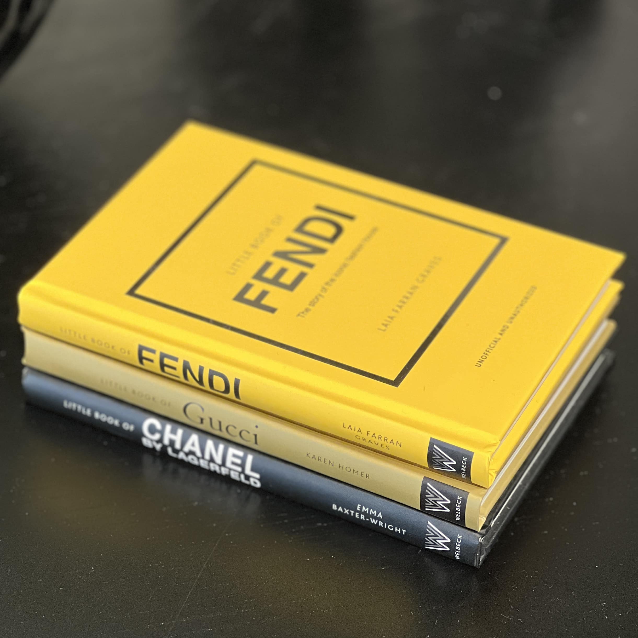 ספר מותג ספר מותג