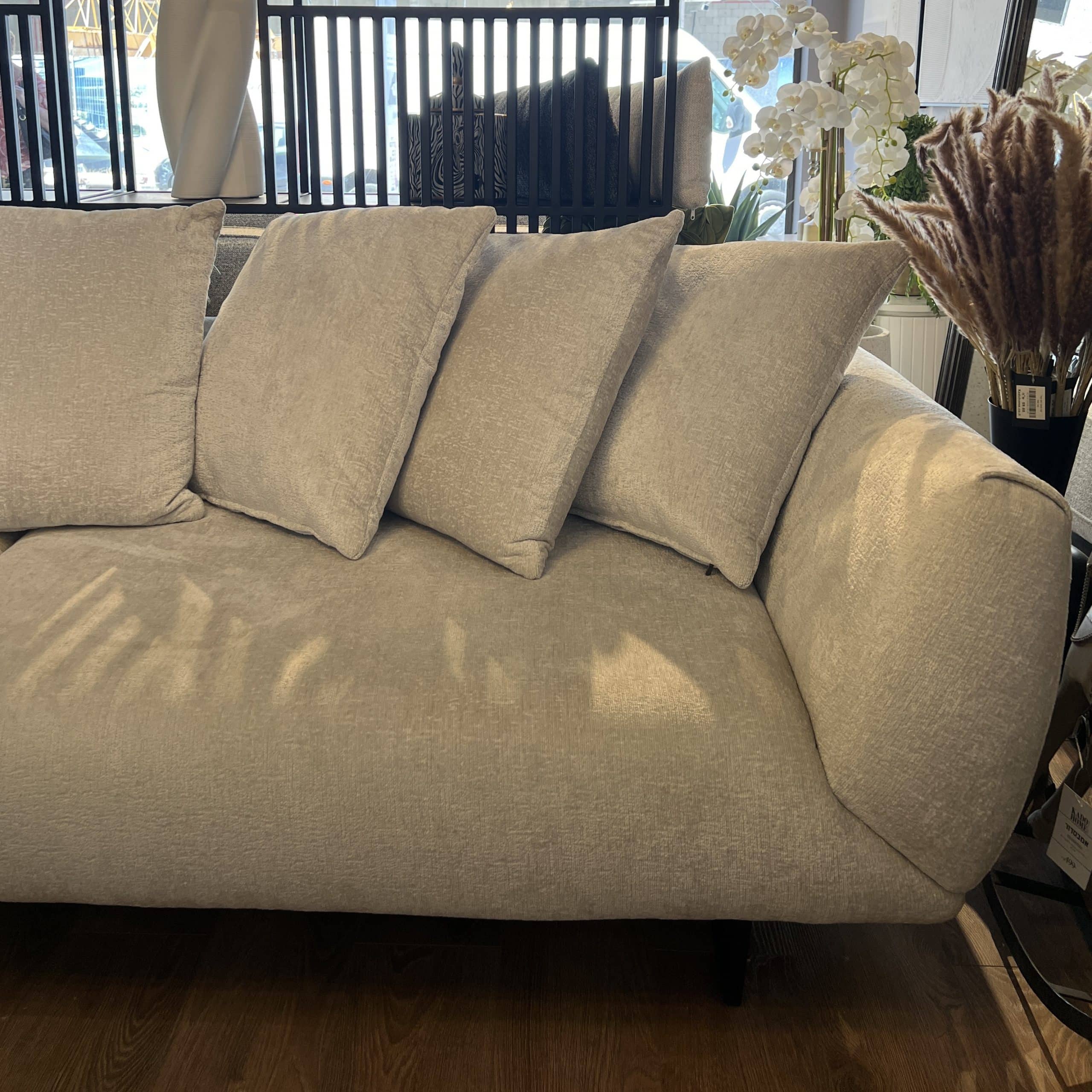 ספה קלאסית דגם פאלקון מתצוגה