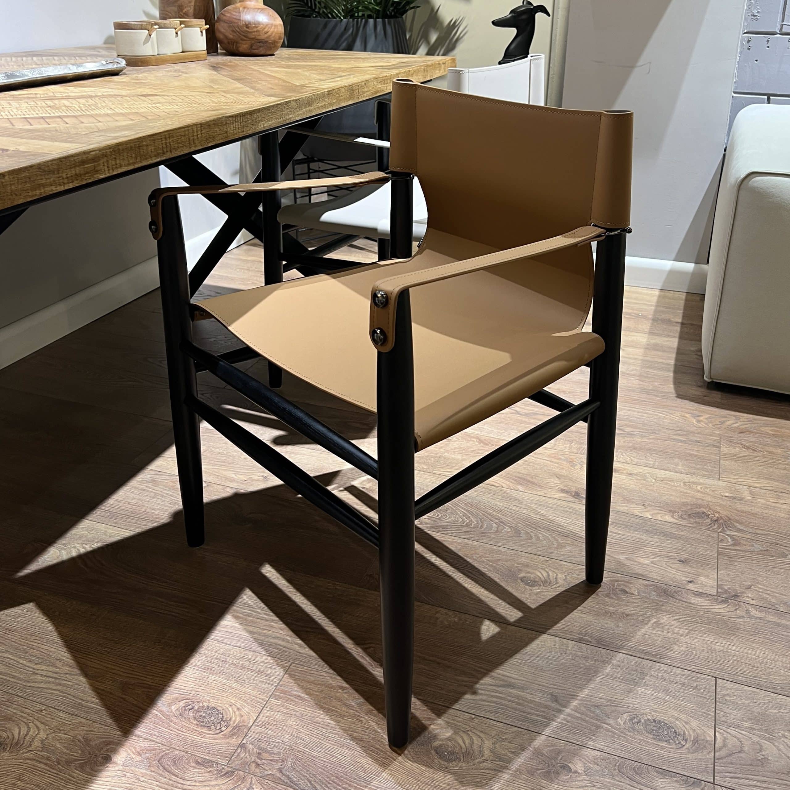 כיסא כורסא אלונסו עור כאמל גוף שחור דגם סופיטל - חיסול!! כיסא כורסא אלונסו עור כאמל גוף שחור דגם סופיטל - חיסול!!