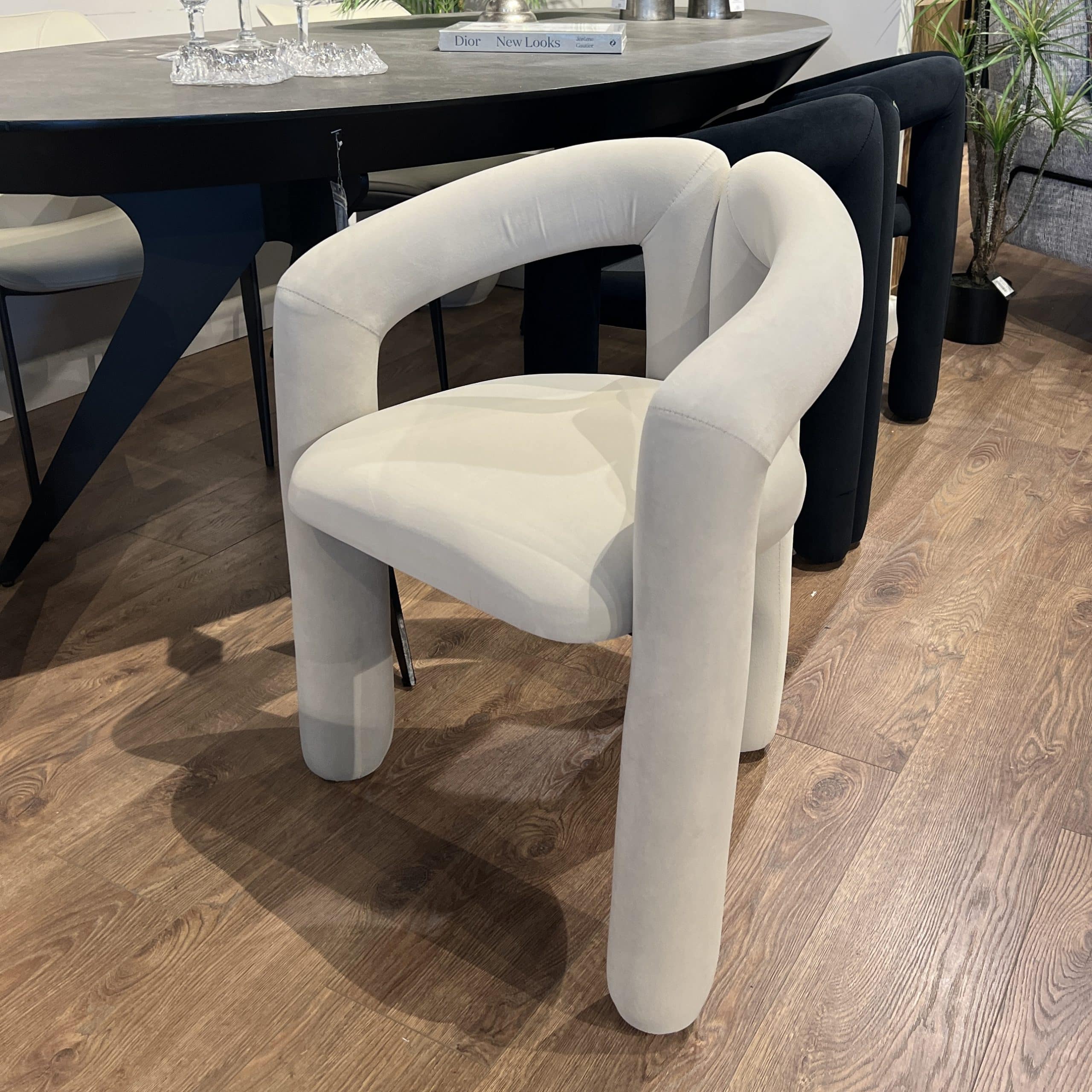 כיסא כורסא פולנצו קטיפה בז דגם סופיטל