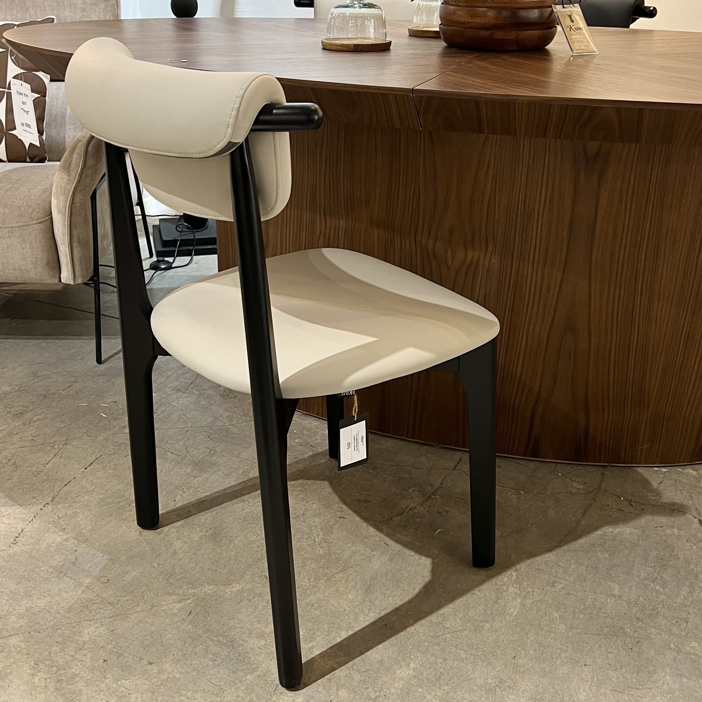 כיסא מעוצב ויולה דמוי עור אבן דגם סופיטל | חיסול 6 אחרונים!