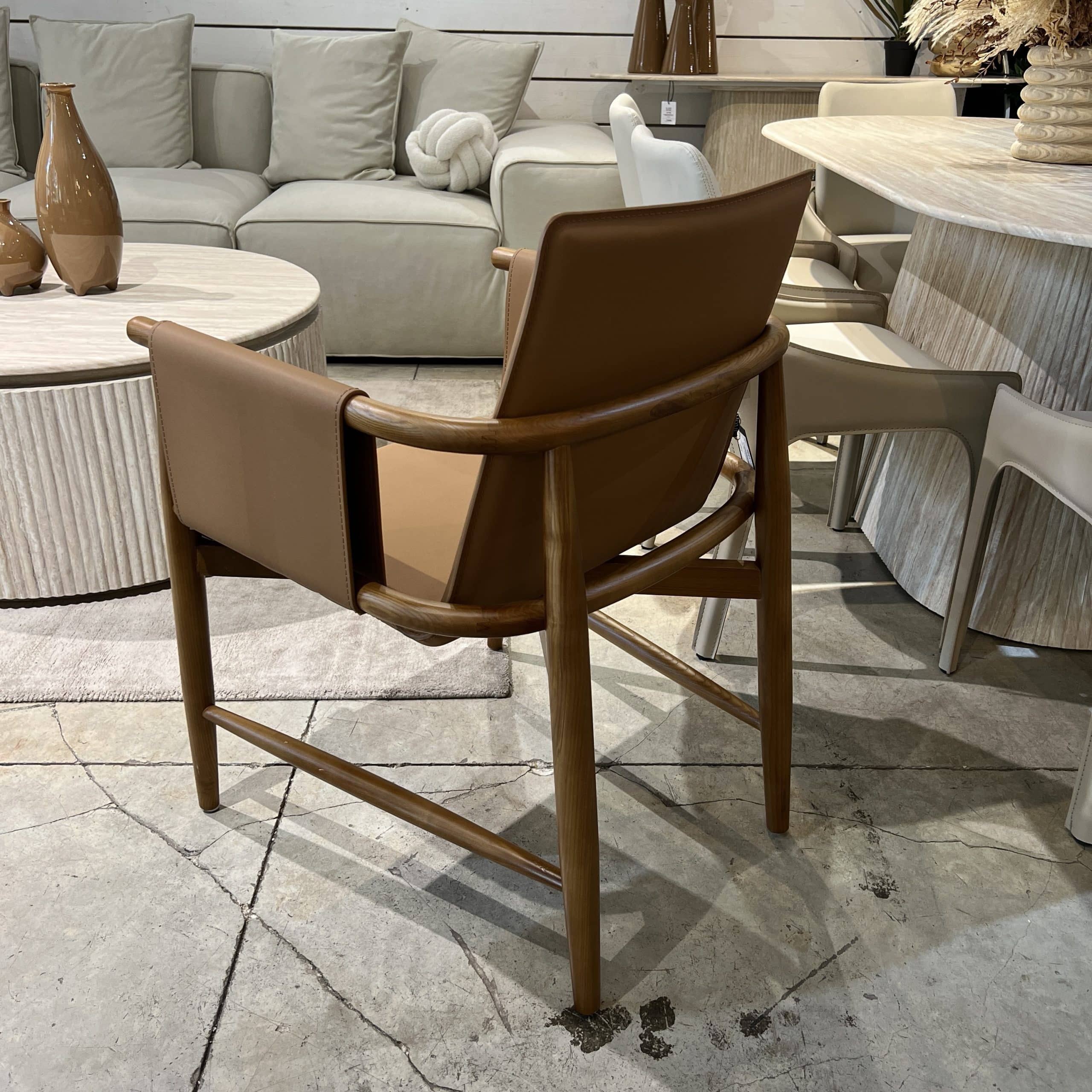 כורסא כיסא אמאדור עור כאמל דגם סופיטל כורסא כיסא אמאדור עור כאמל דגם סופיטל