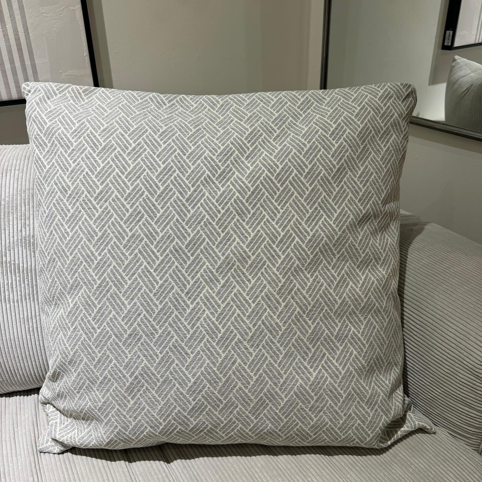 כרית נוי מרובעת גדולה טקסטורה אפור שמנת