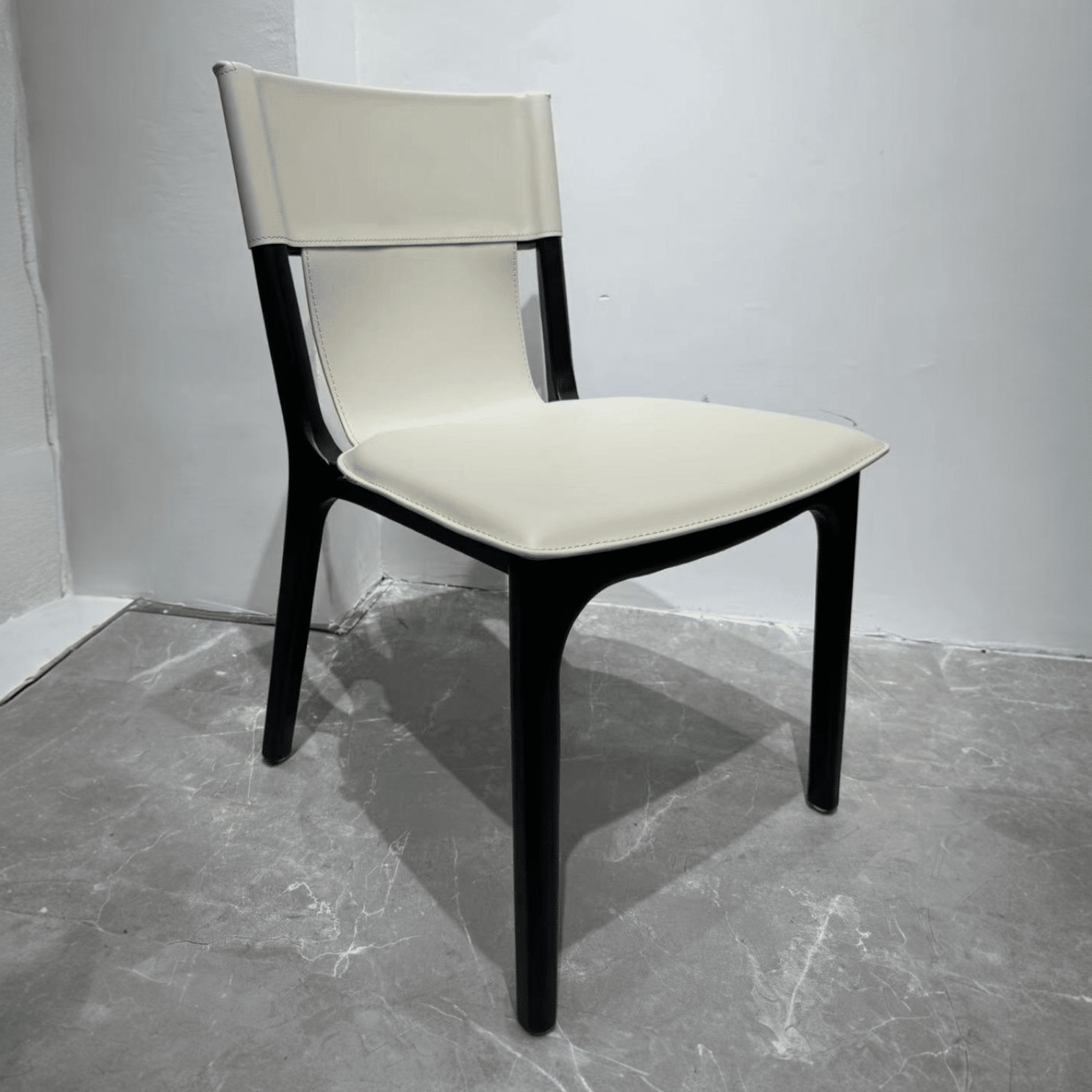 כיסא ברטין עור אבן עץ שחור דגם סופיטל- בייבוא אישי | 60יום כיסא ברטין עור אבן עץ שחור דגם סופיטל- בייבוא אישי | 60יום