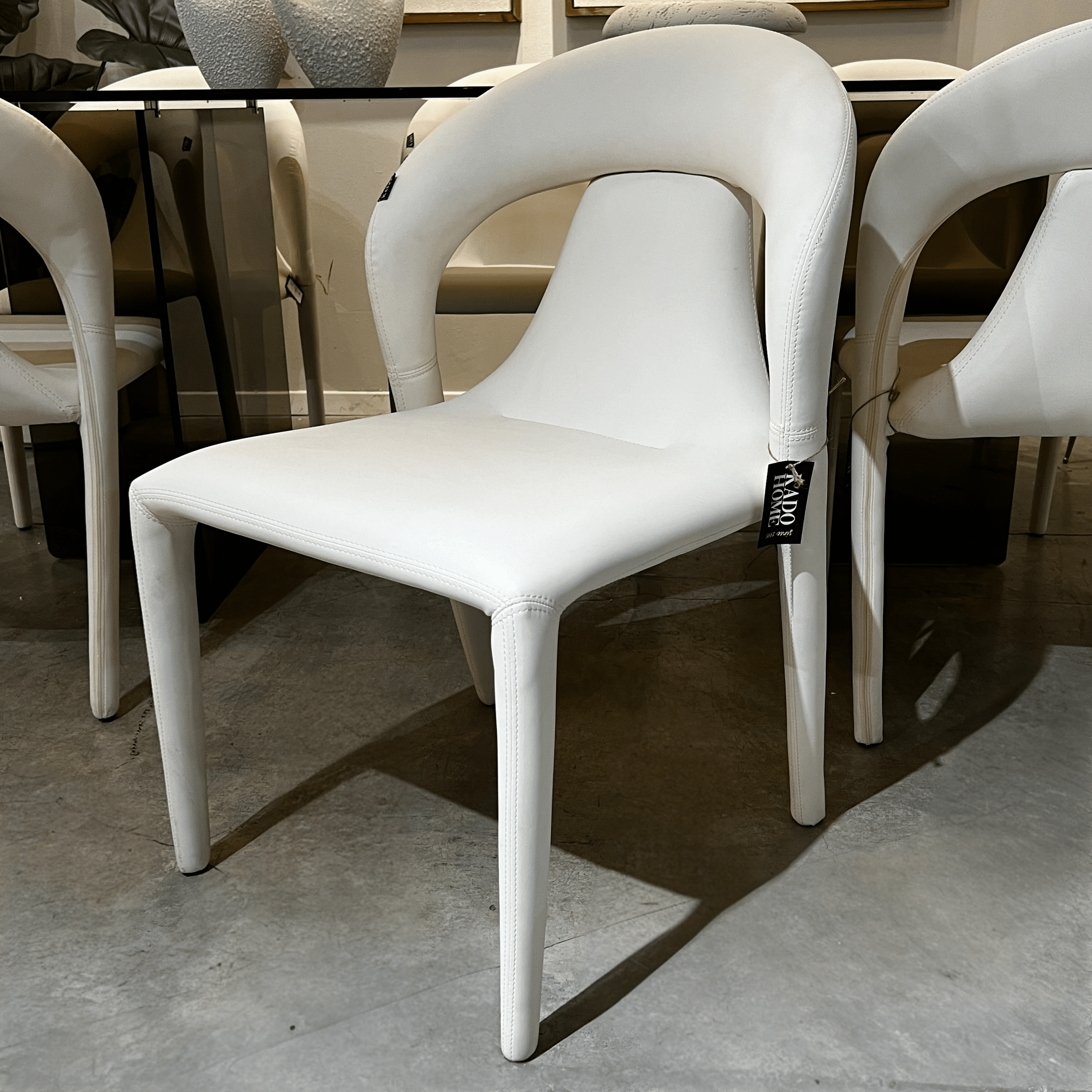 כיסא מעוצב פומפיי שמנת דגם סופיטל כיסא מעוצב פומפיי שמנת דגם סופיטל